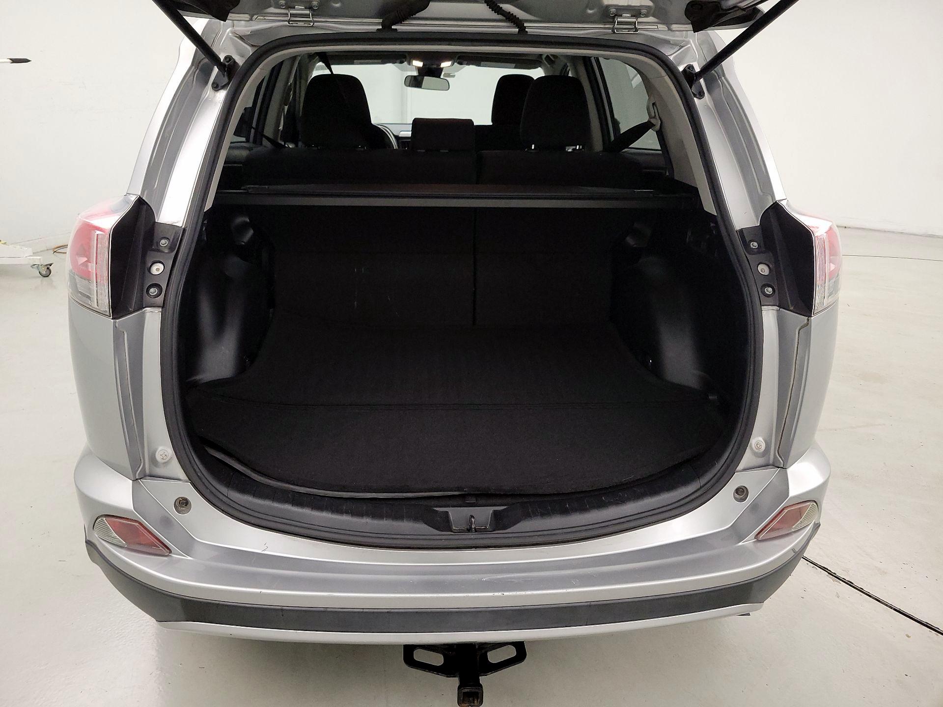 Thumbnail: 2018 Toyota RAV4 - 19