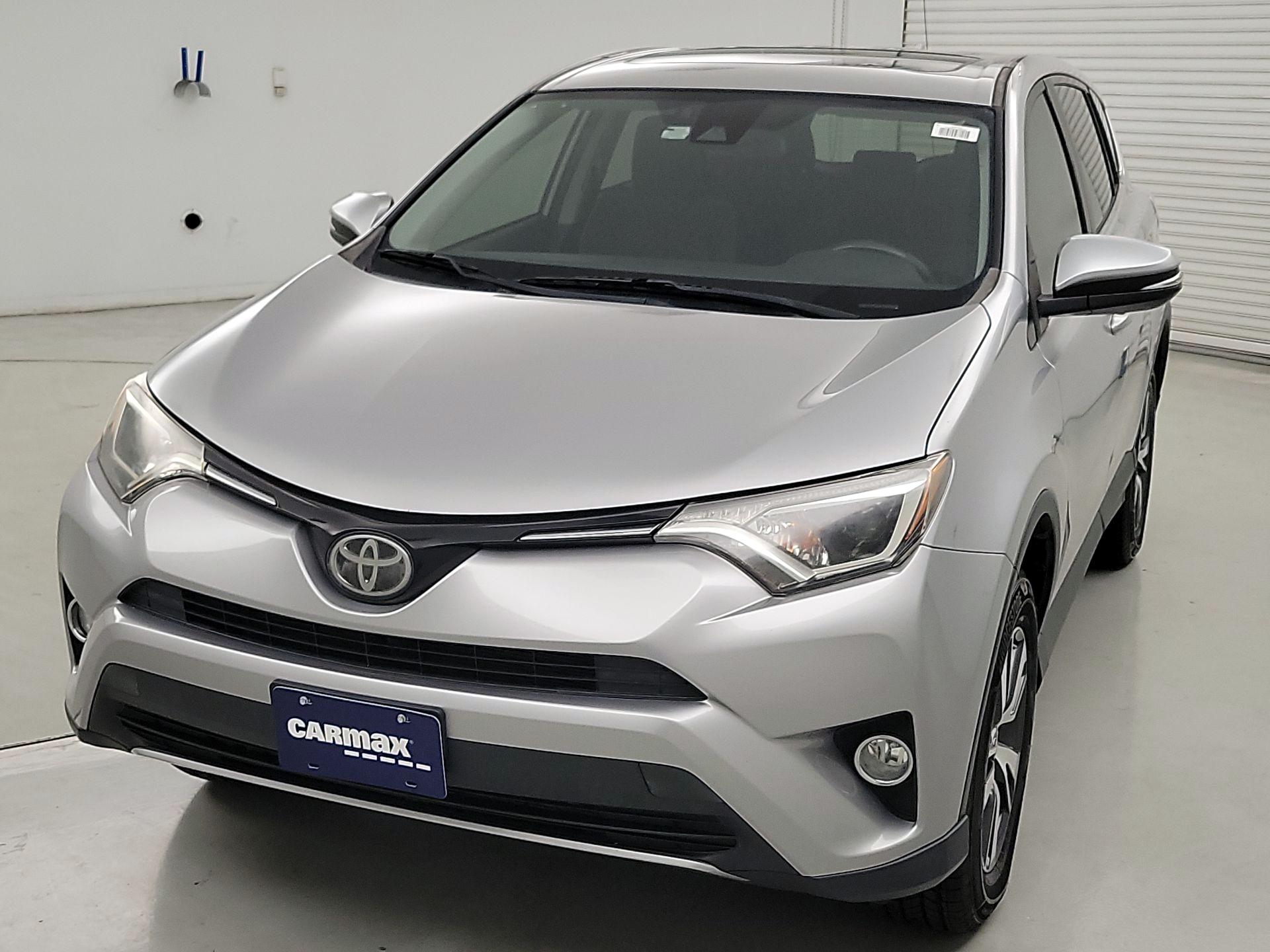 Thumbnail: 2018 Toyota RAV4 - 3