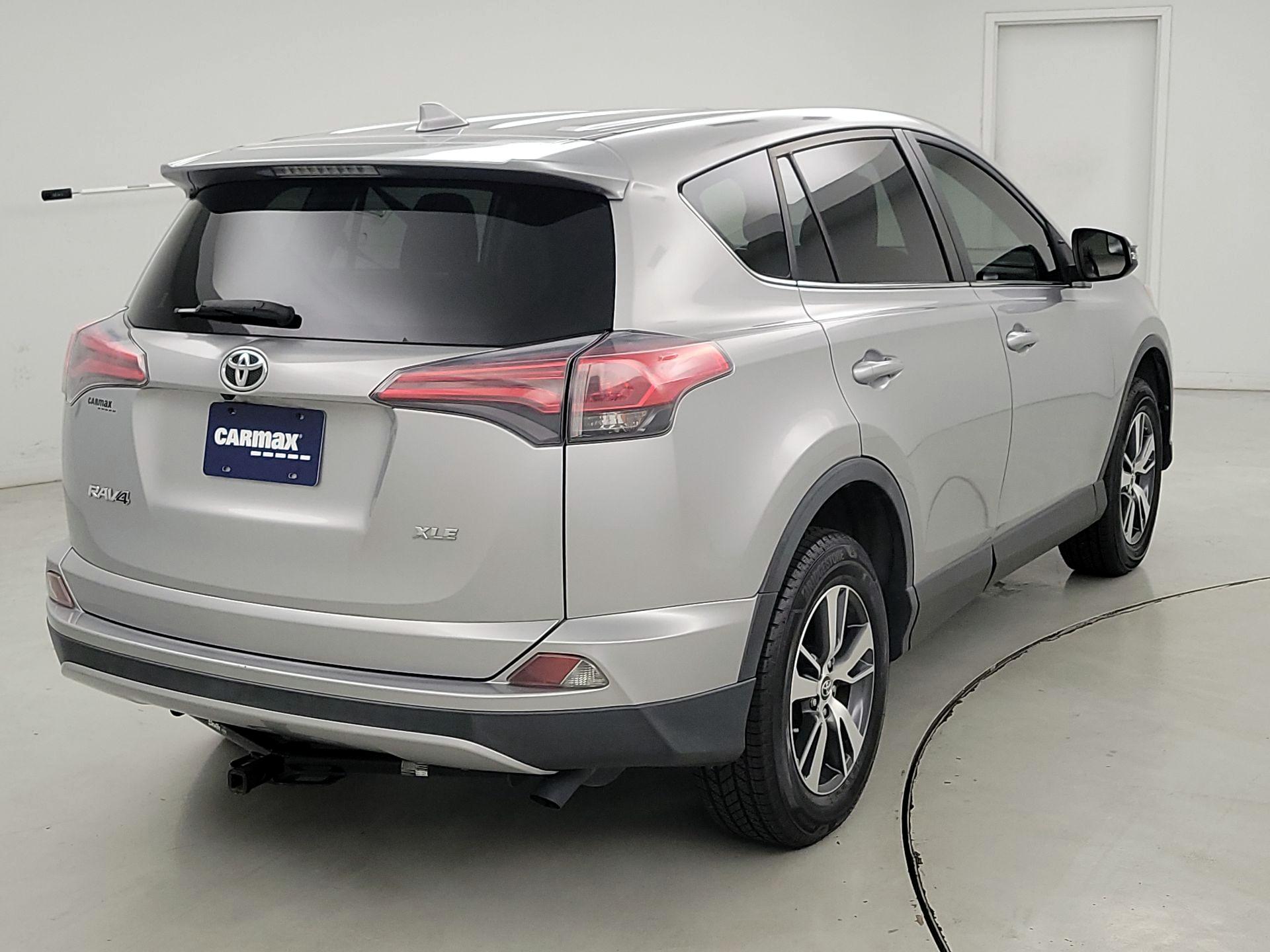 Thumbnail: 2018 Toyota RAV4 - 5