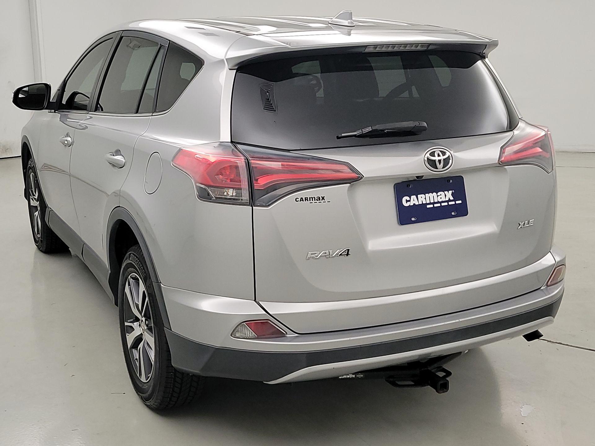 Thumbnail: 2018 Toyota RAV4 - 7