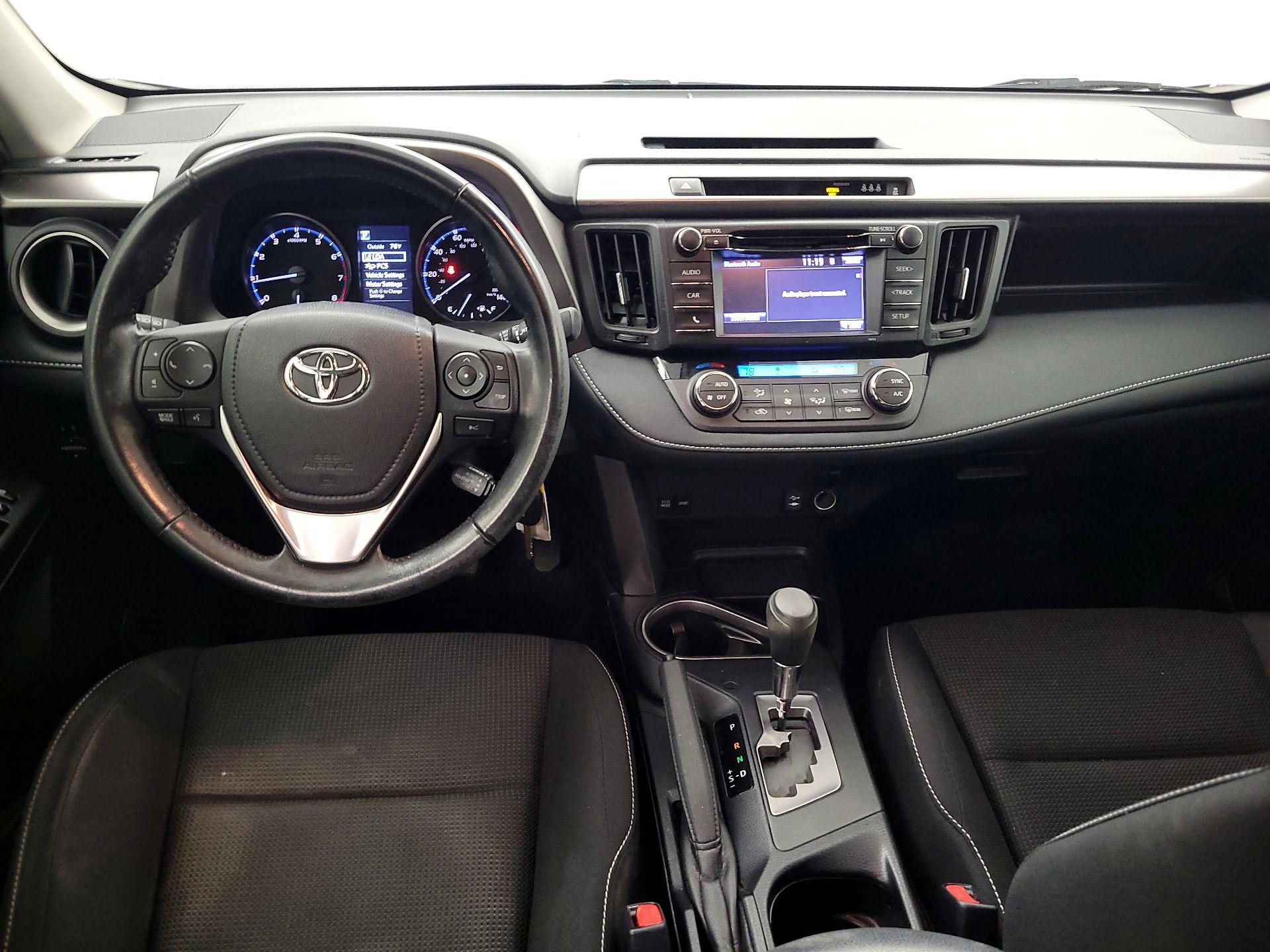 Thumbnail: 2018 Toyota RAV4 - 8