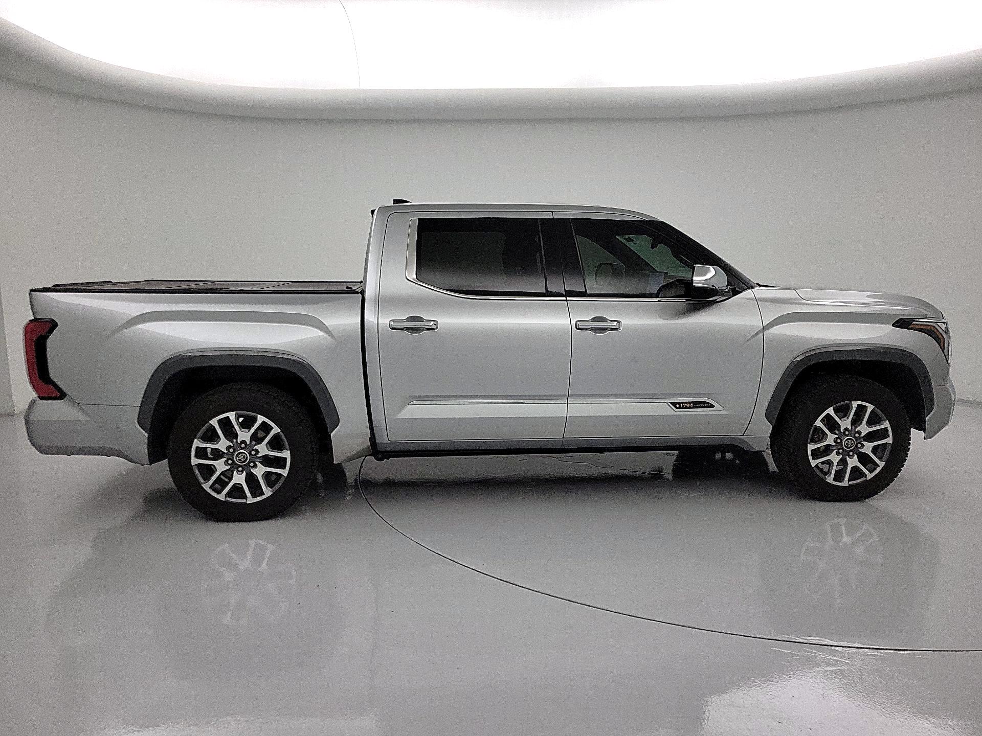 Thumbnail: 2022 Toyota Tundra - 4