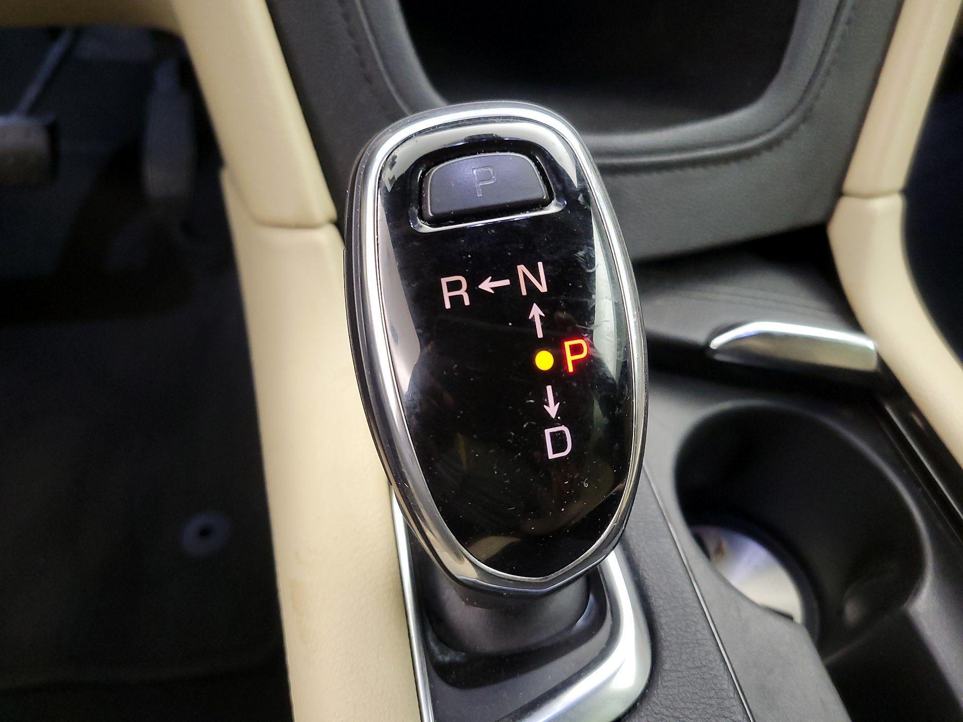 Thumbnail: 2019 Cadillac XT5 - 16