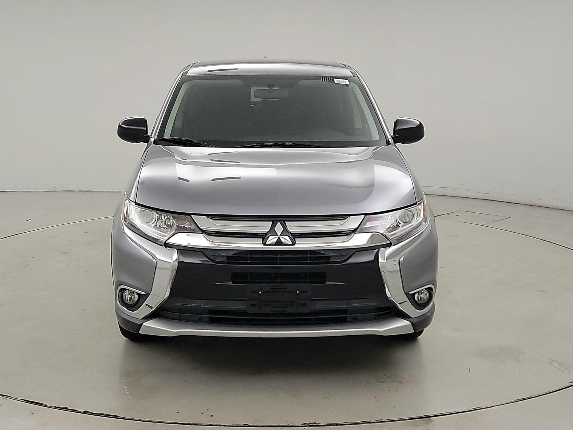 Thumbnail: 2017 Mitsubishi Outlander - 2