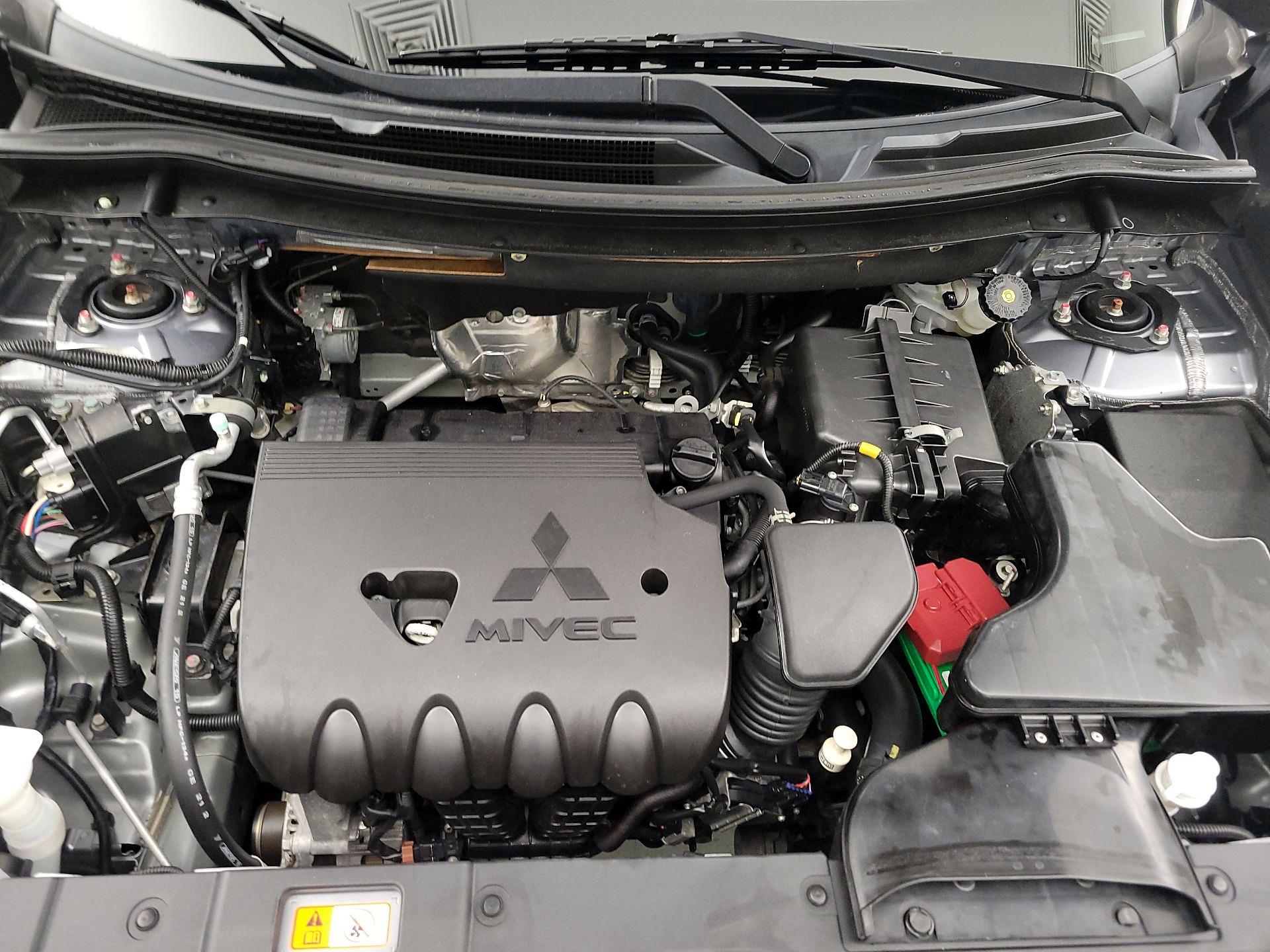 Thumbnail: 2017 Mitsubishi Outlander - 20