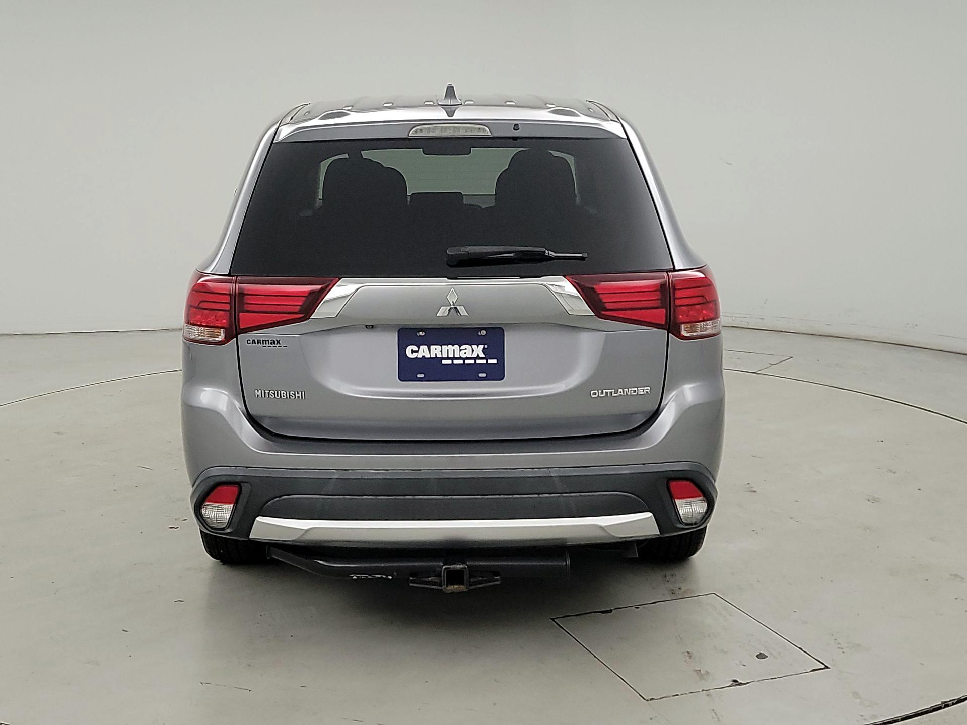 Thumbnail: 2017 Mitsubishi Outlander - 6