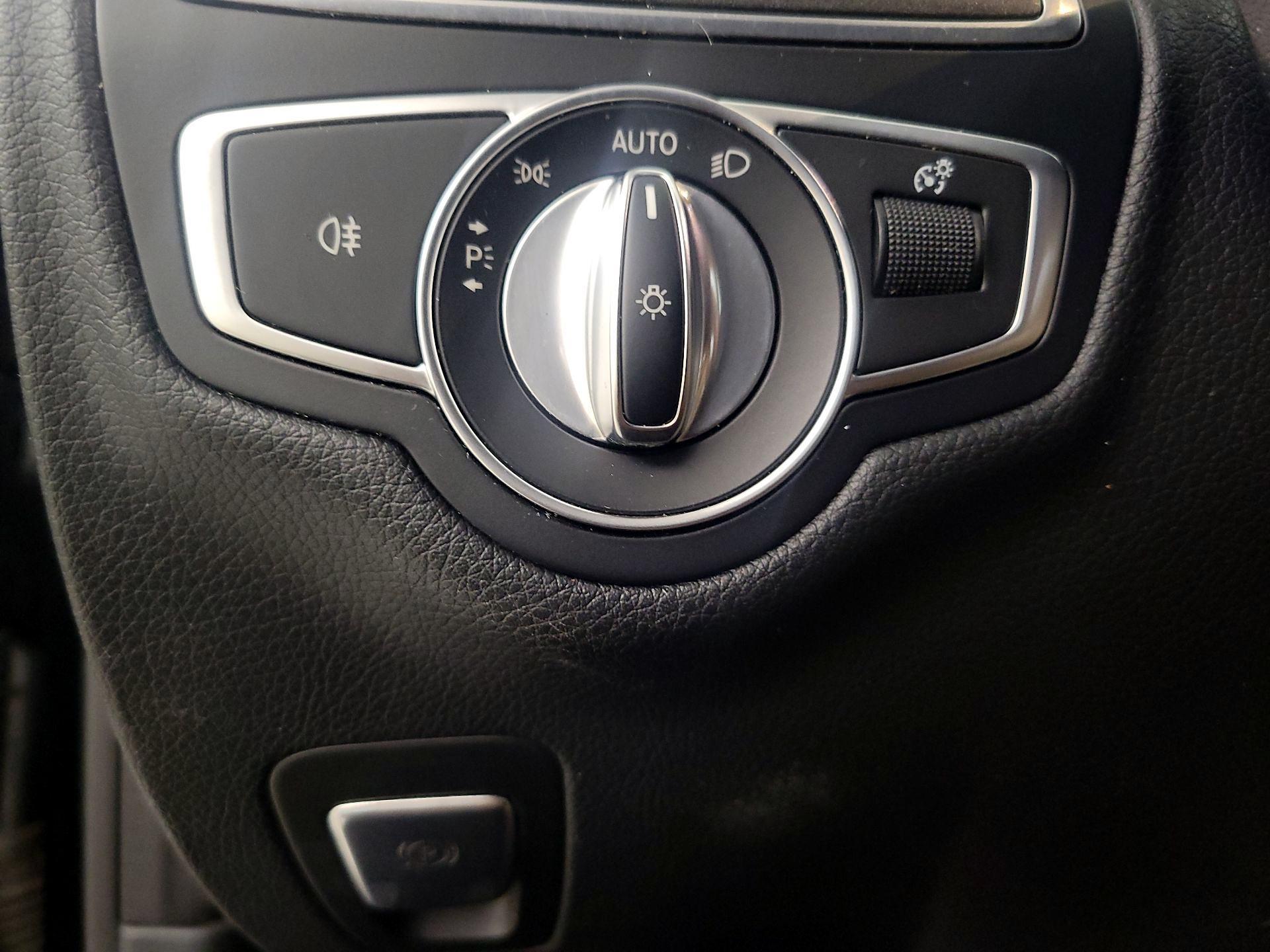 Thumbnail: 2017 Mercedes-Benz C-Class - 13