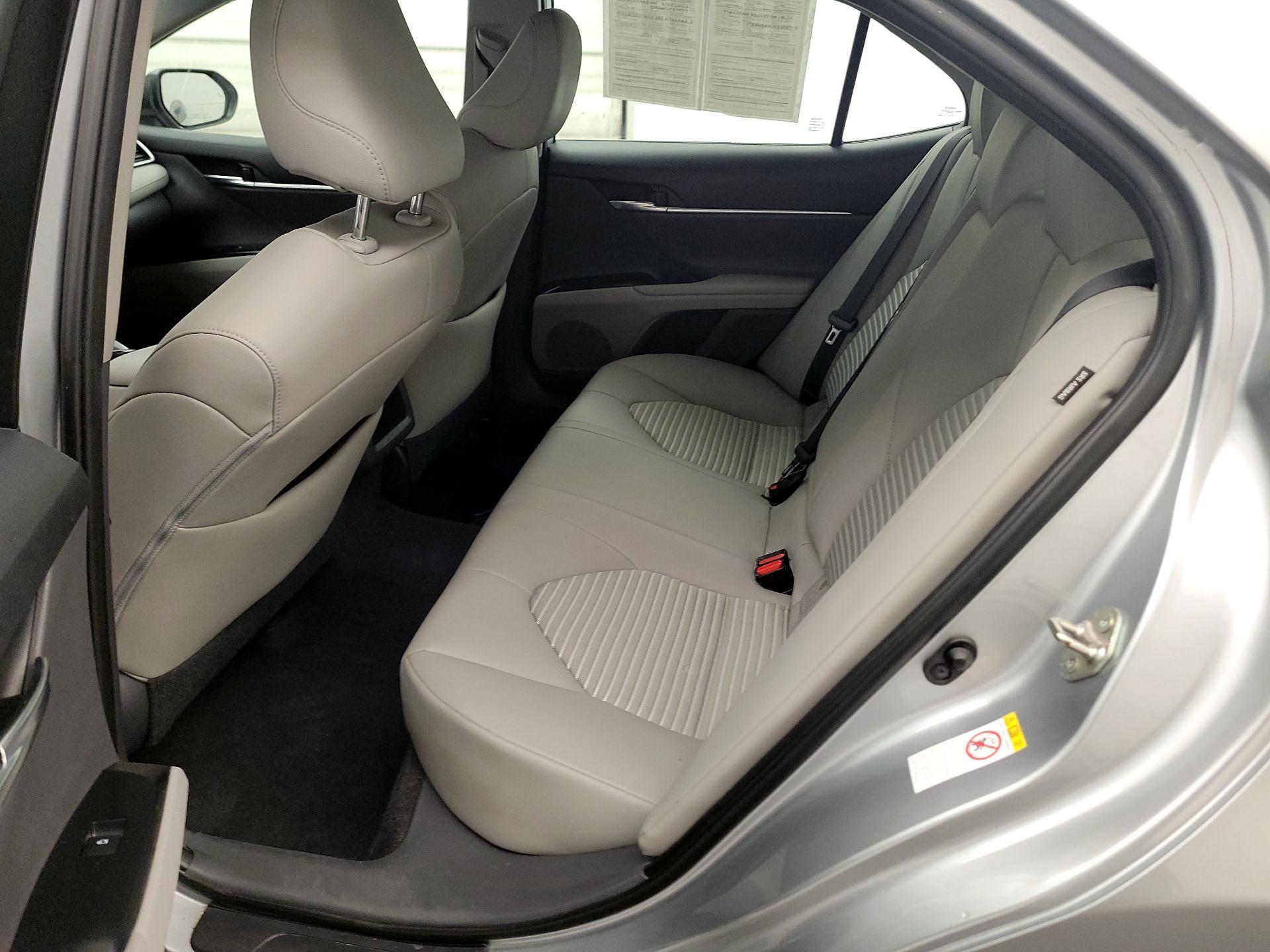 Thumbnail: 2018 Toyota Camry - 18