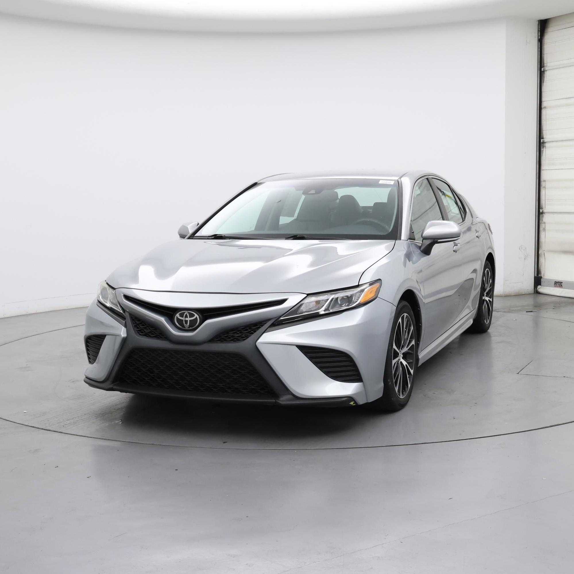 Thumbnail: 2018 Toyota Camry - 4