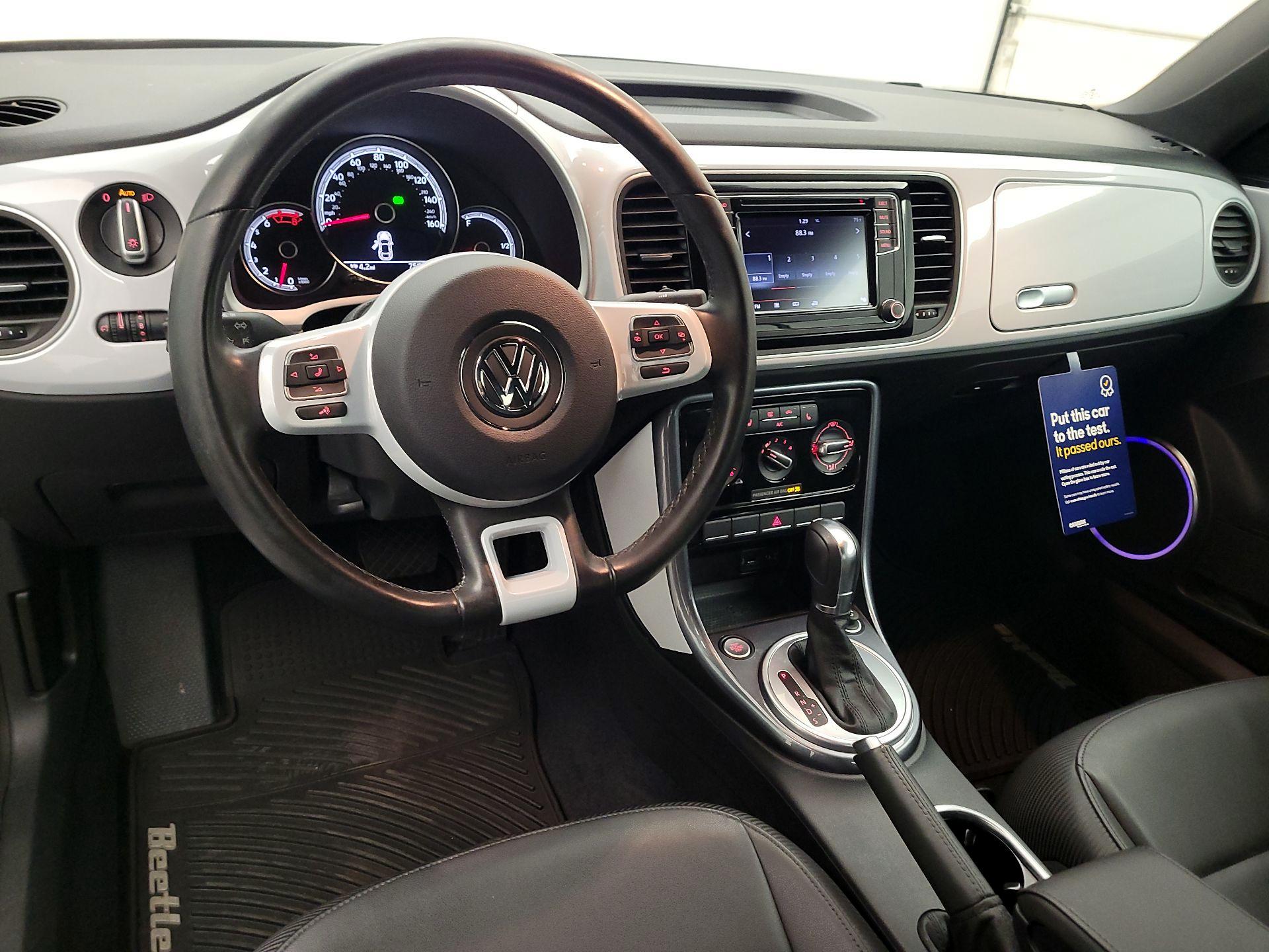 Thumbnail: 2017 Volkswagen Beetle - 9