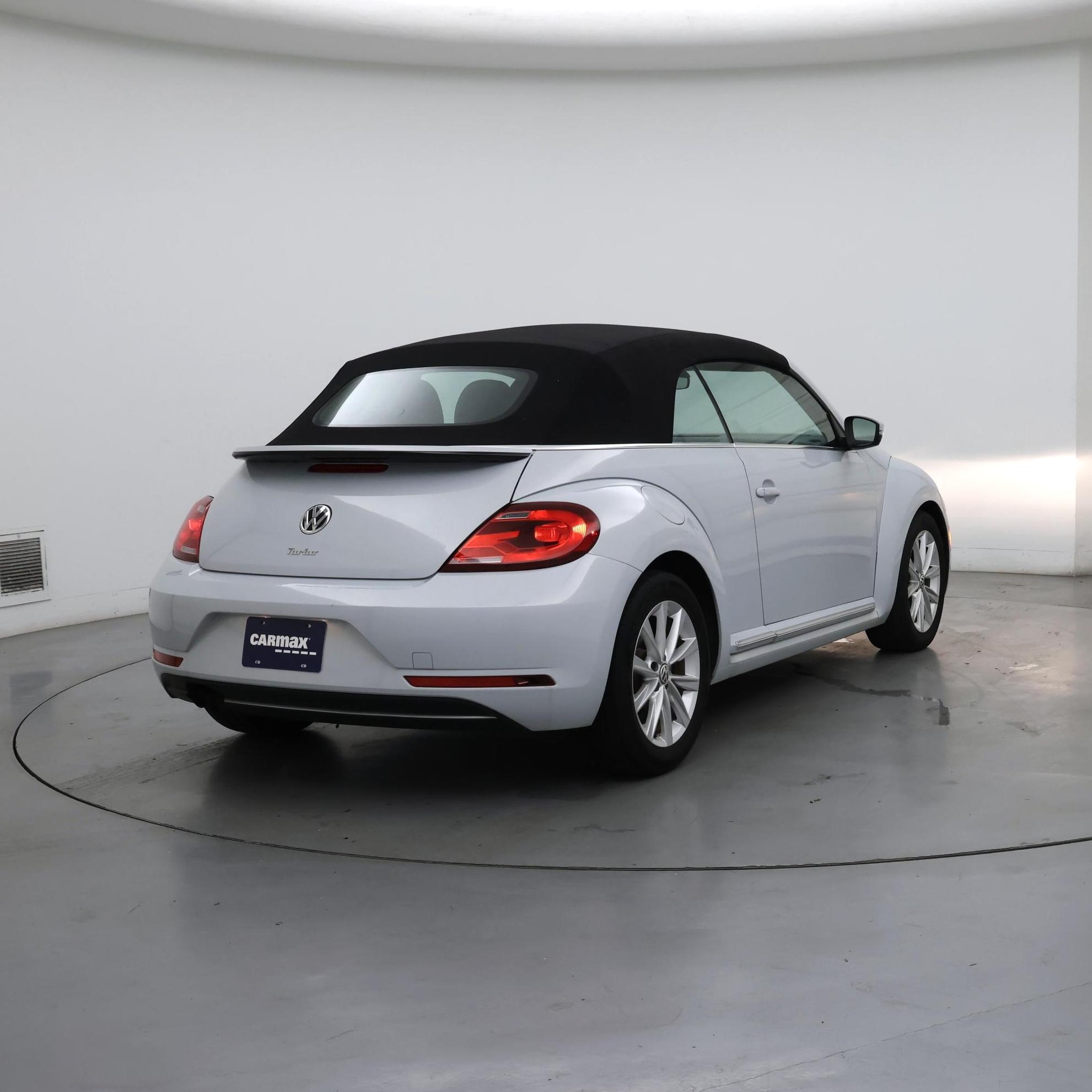Thumbnail: 2017 Volkswagen Beetle - 8