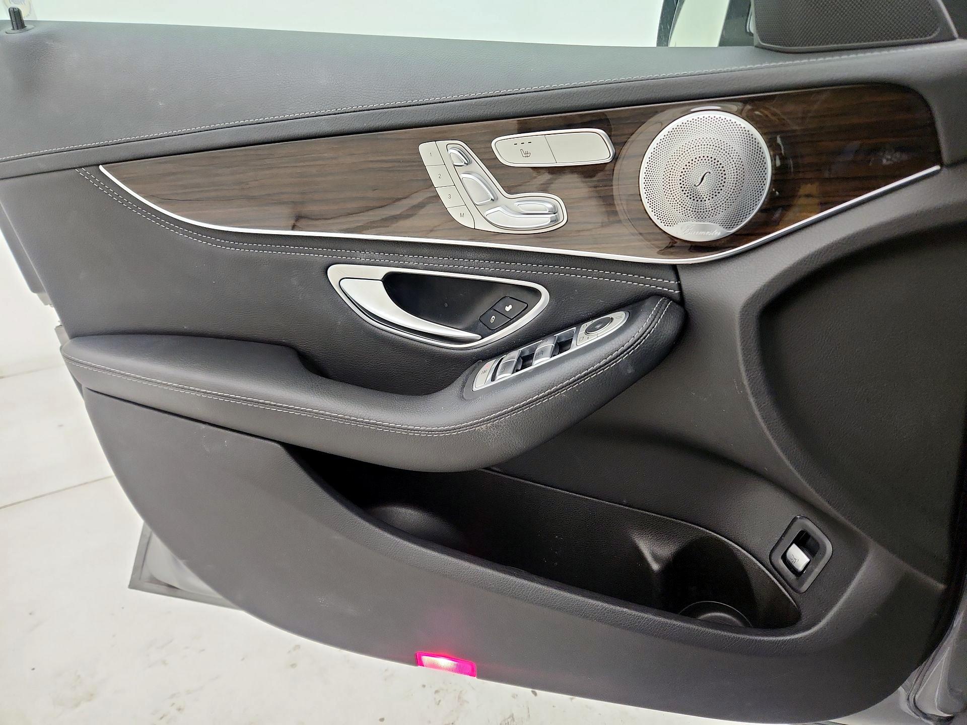 Thumbnail: 2015 Mercedes-Benz C-Class - 12