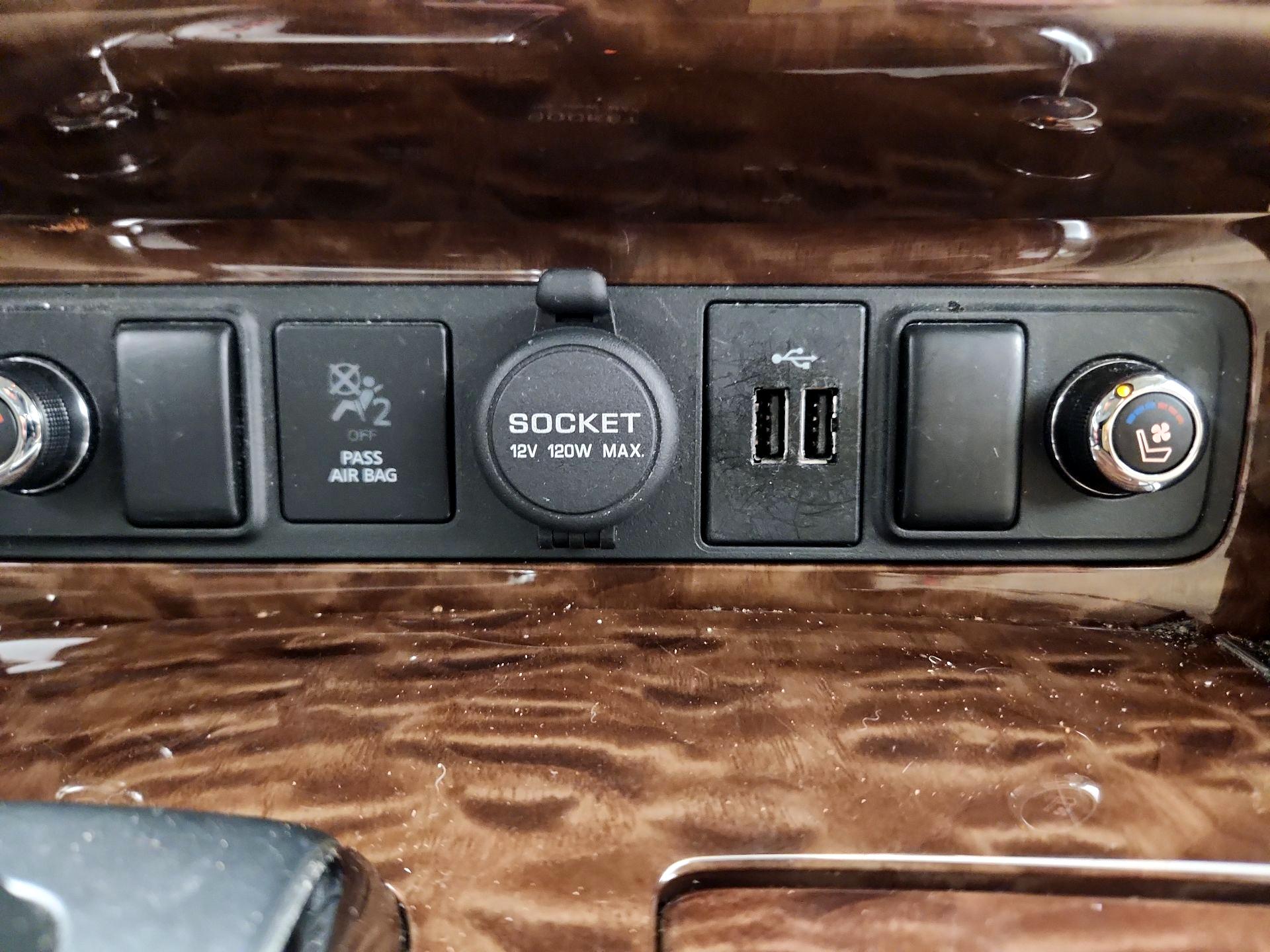 Thumbnail: 2019 Nissan Armada - 19