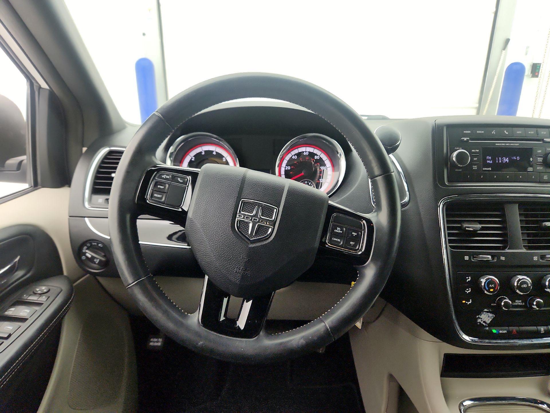 Thumbnail: 2017 Dodge Grand Caravan - 10
