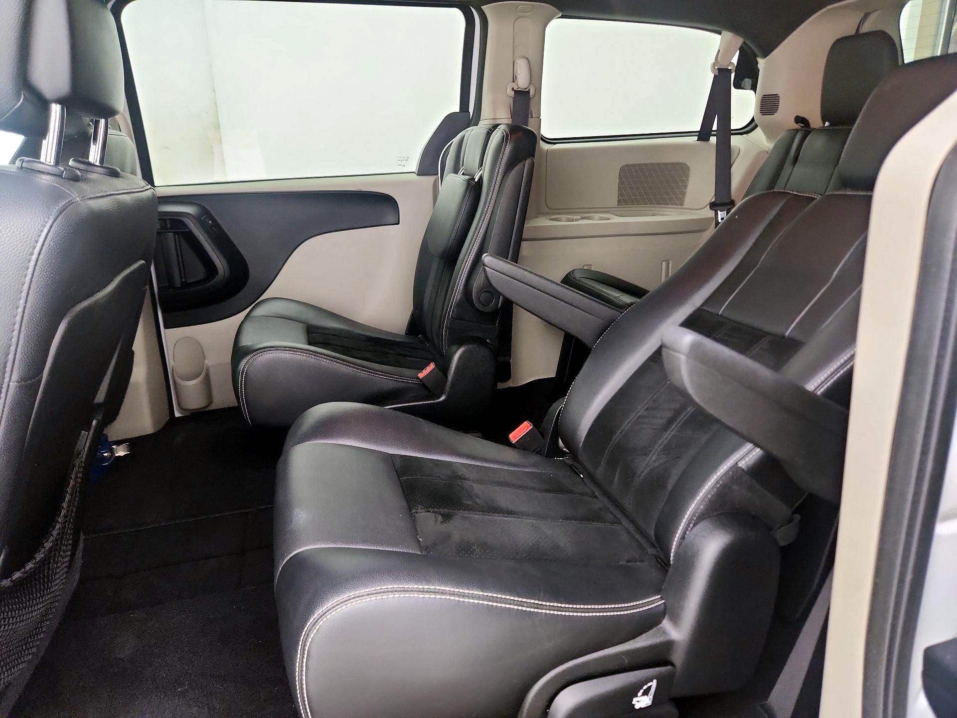 Thumbnail: 2017 Dodge Grand Caravan - 18