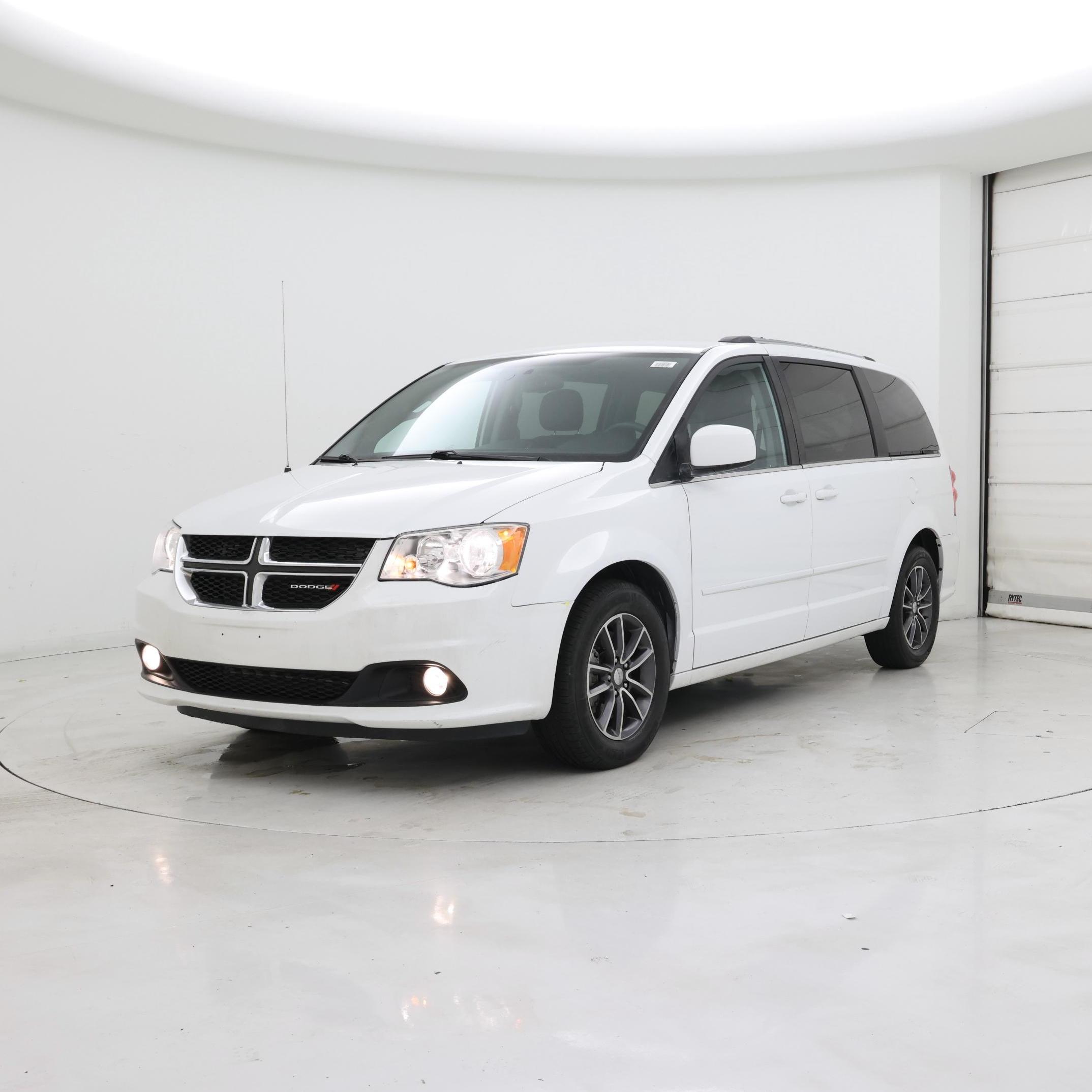 Thumbnail: 2017 Dodge Grand Caravan - 4
