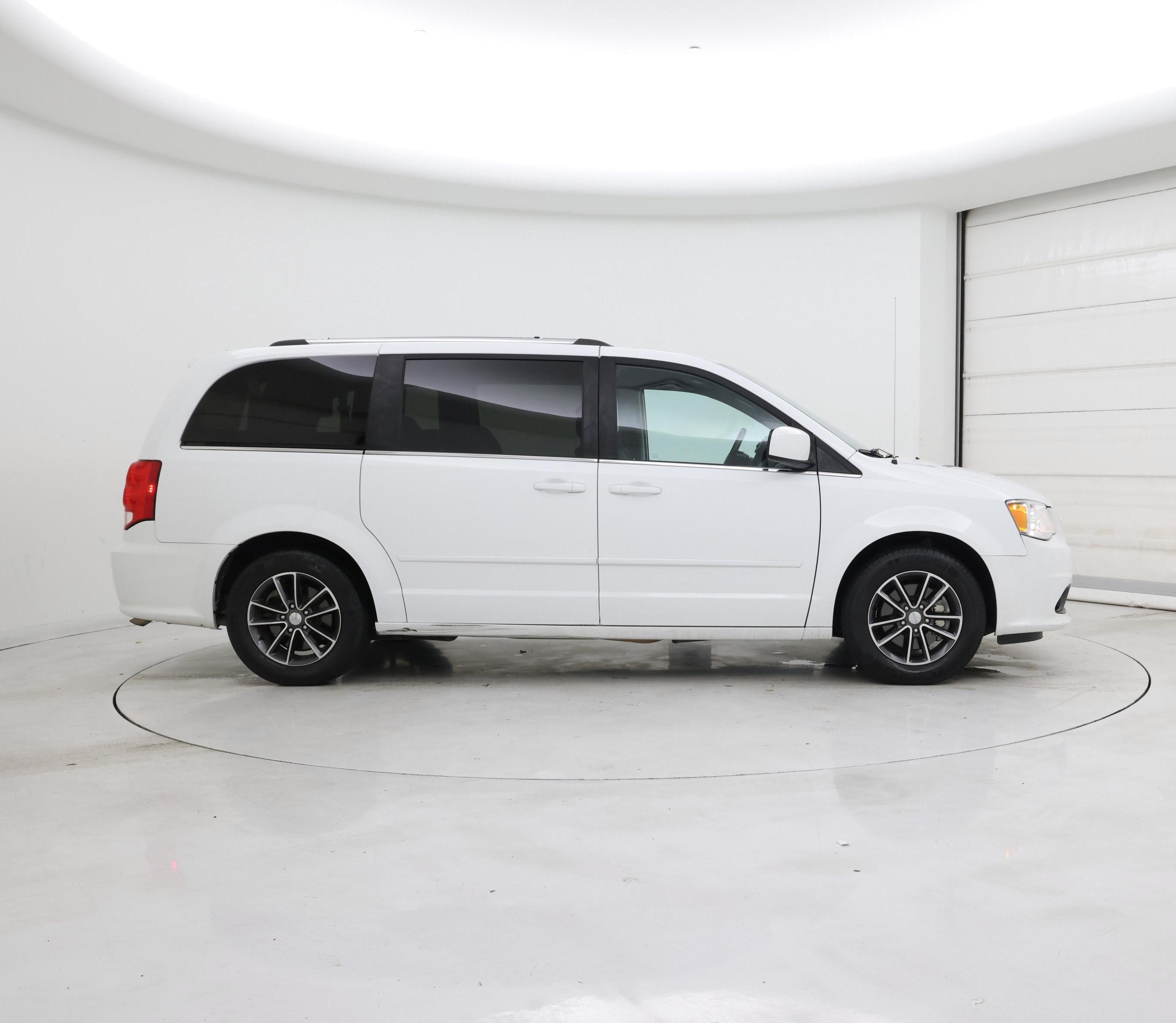 Thumbnail: 2017 Dodge Grand Caravan - 7