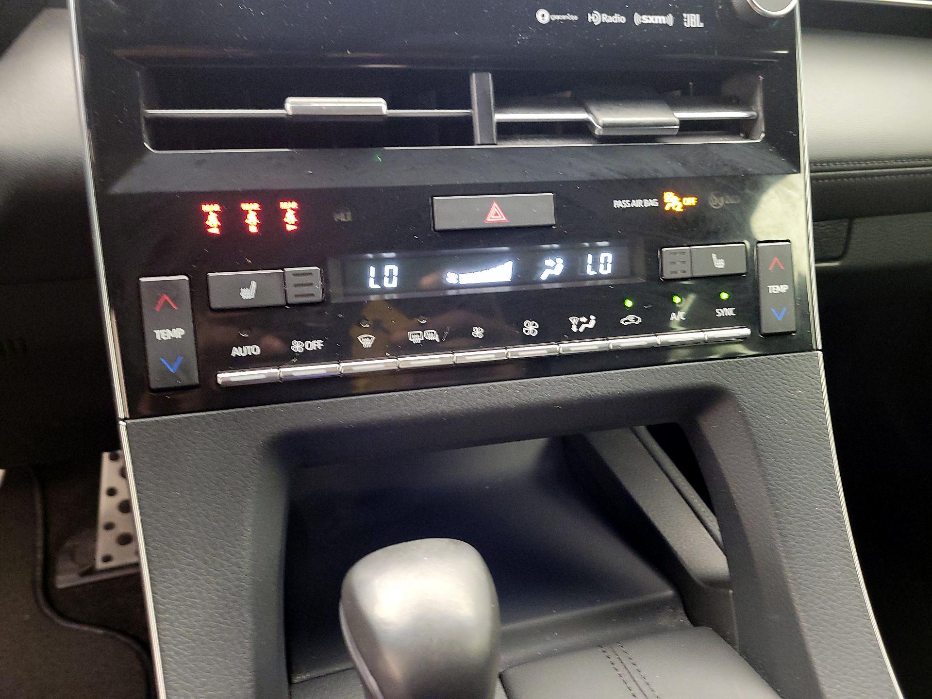 Thumbnail: 2019 Toyota Avalon - 16