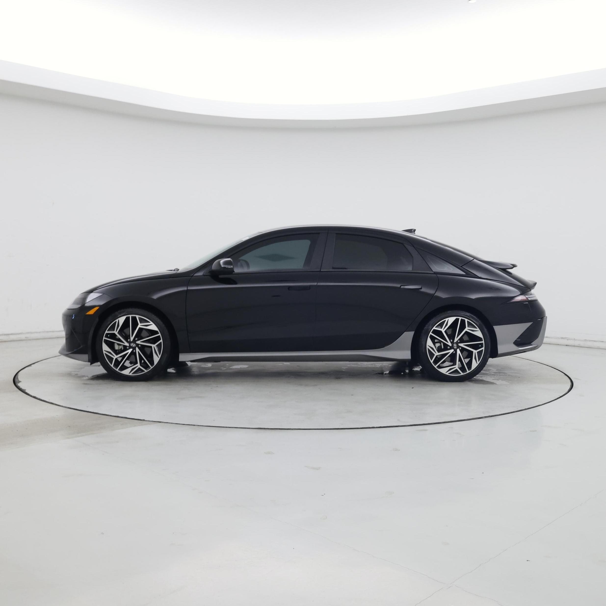 Thumbnail: 2024 Hyundai Ioniq 6 - 3