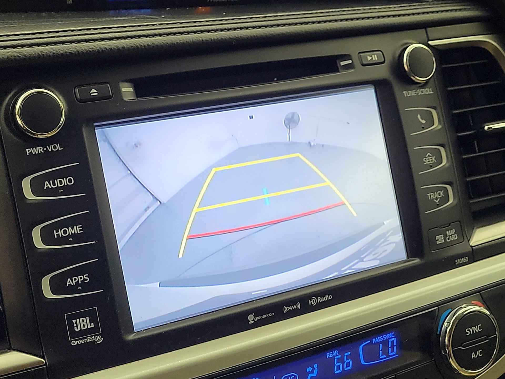 Thumbnail: 2016 Toyota Highlander - 14