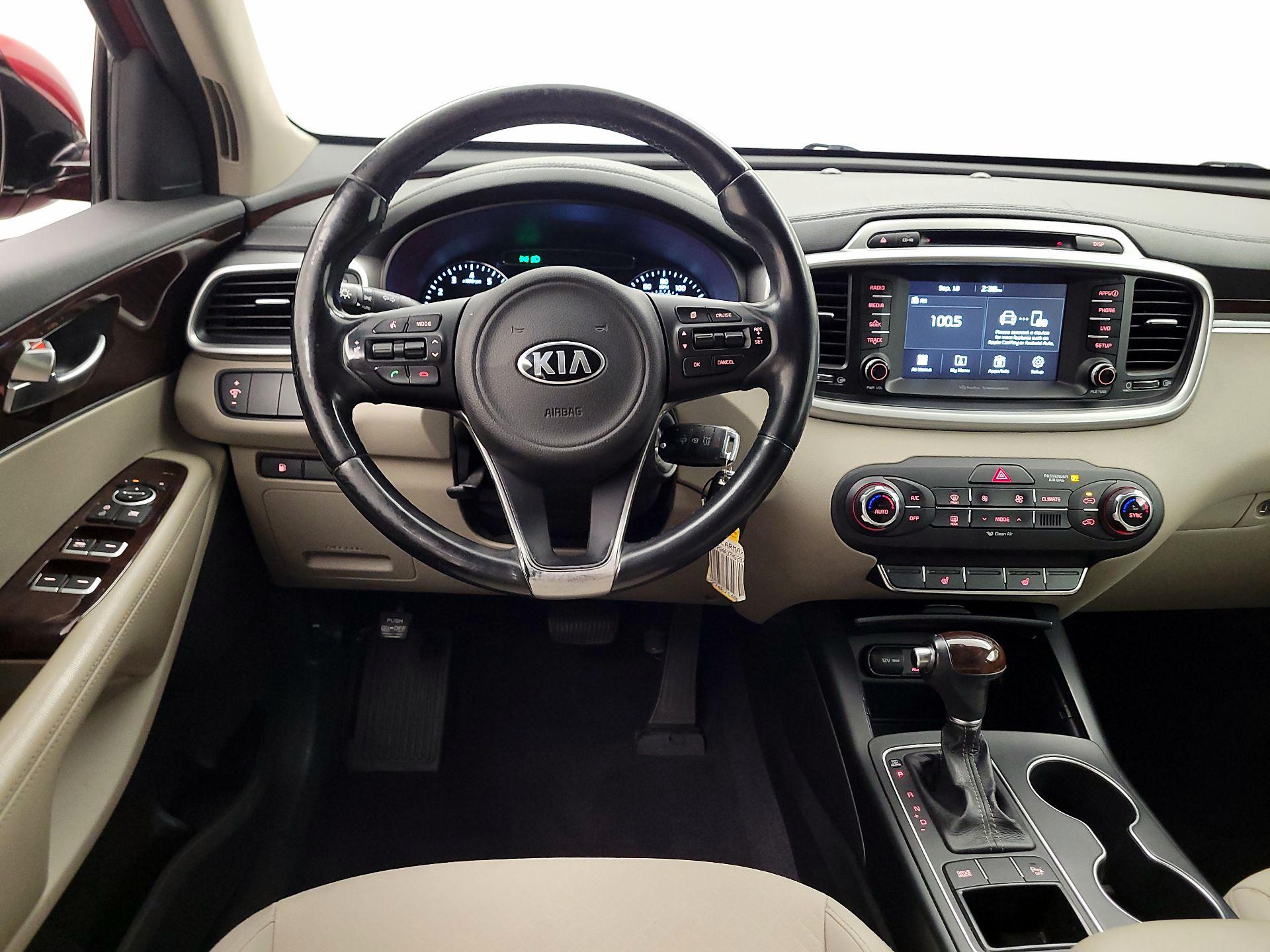 Thumbnail: 2017 Kia Sorento - 9