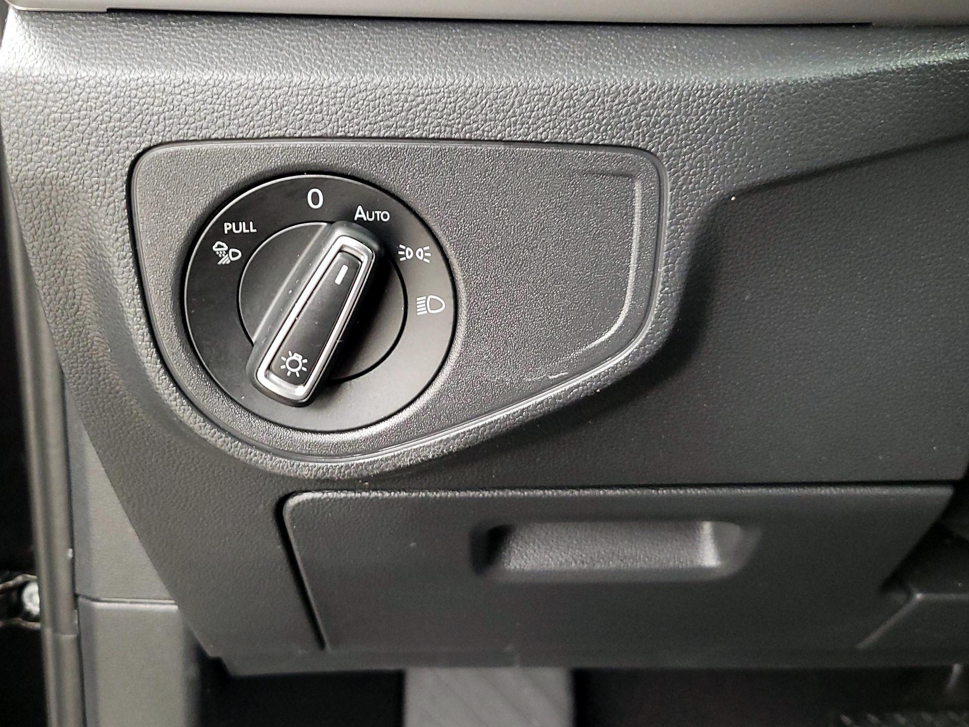 Thumbnail: 2022 Volkswagen Atlas - 13