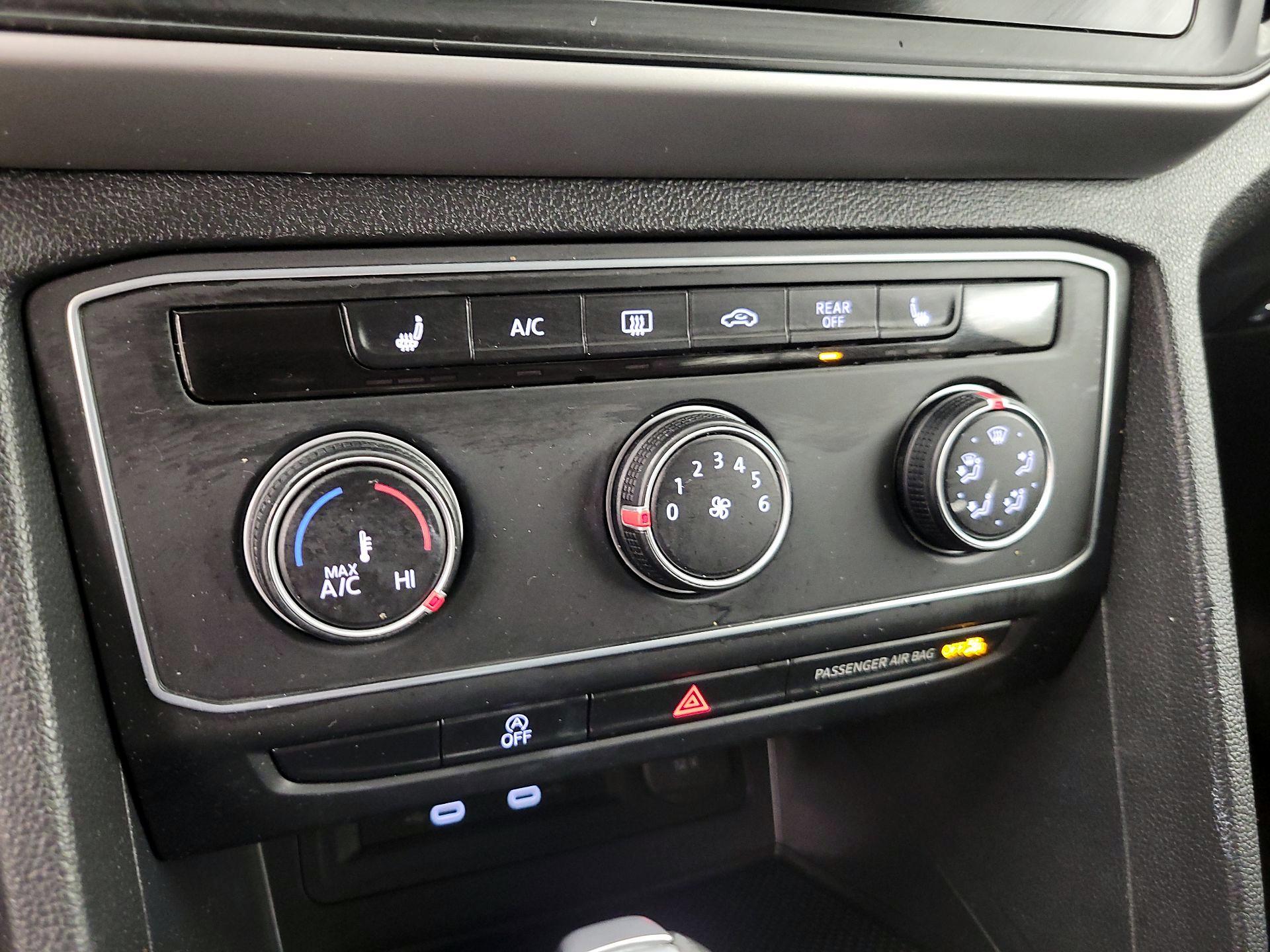 Thumbnail: 2022 Volkswagen Atlas - 16