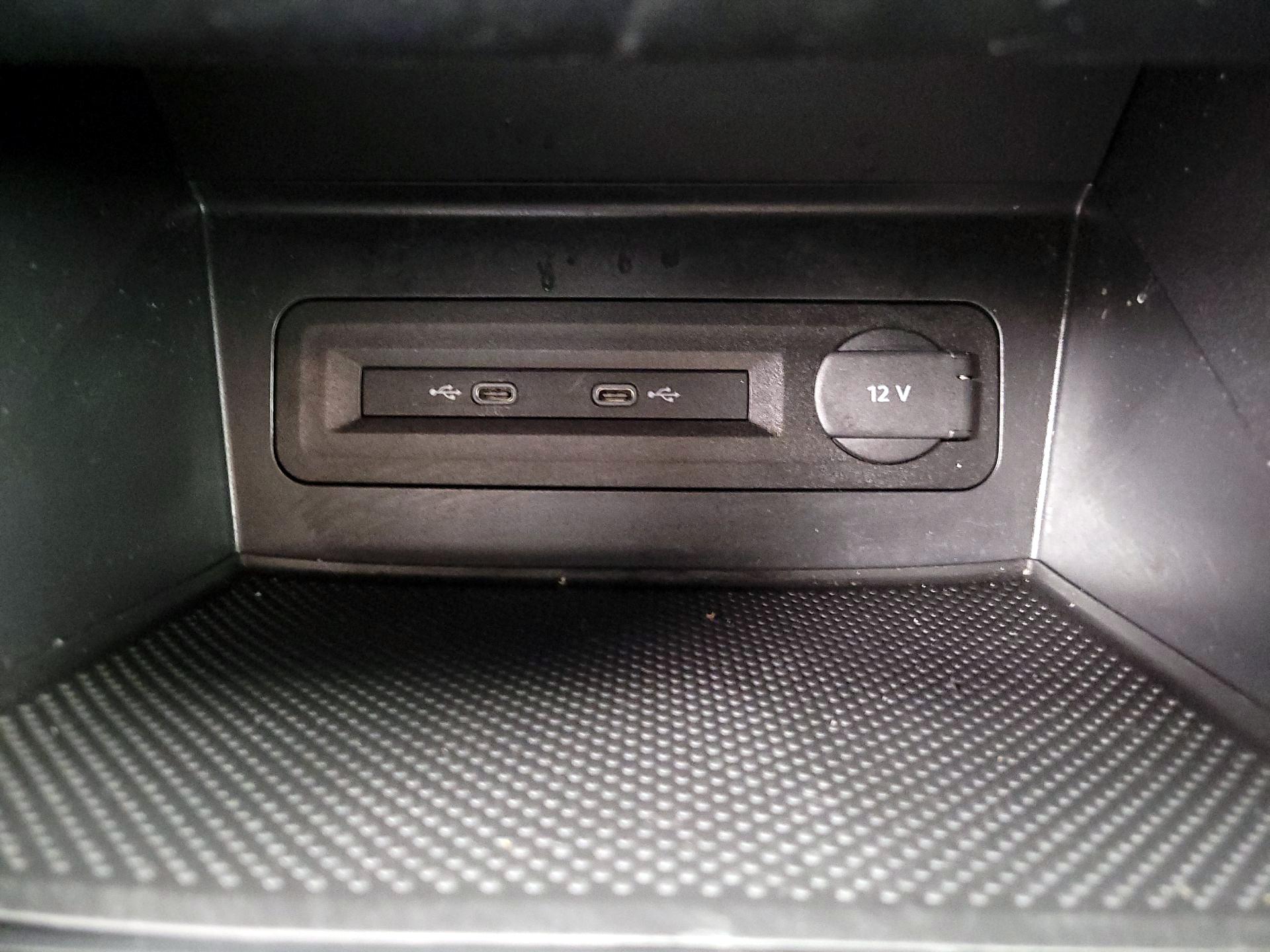 Thumbnail: 2022 Volkswagen Atlas - 18