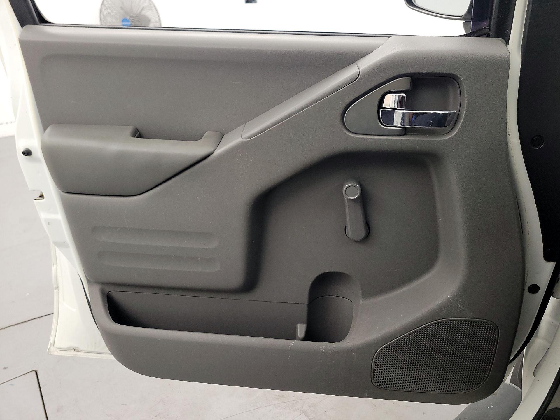 Thumbnail: 2015 Nissan Frontier - 12