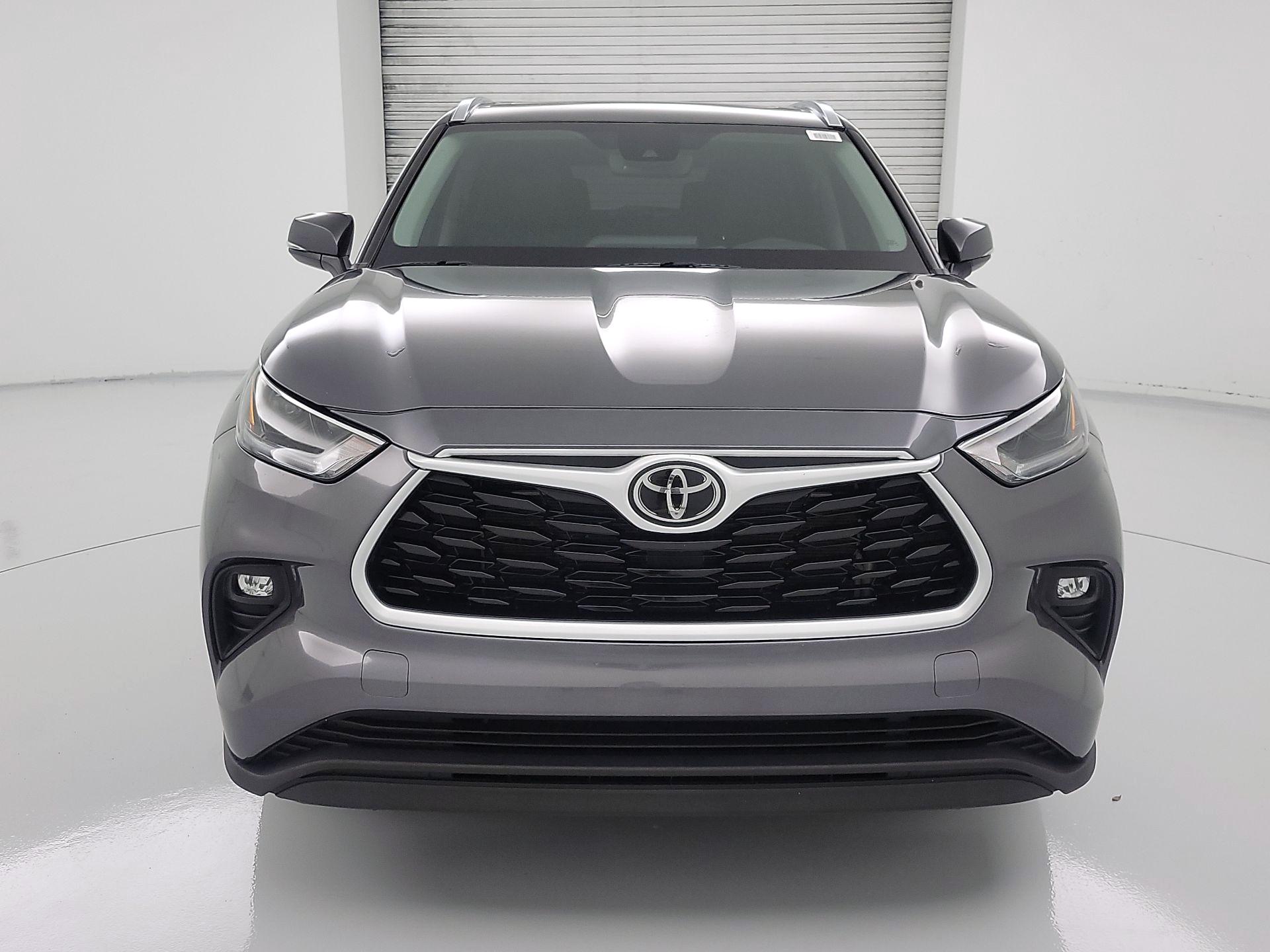 Thumbnail: 2021 Toyota Highlander - 2