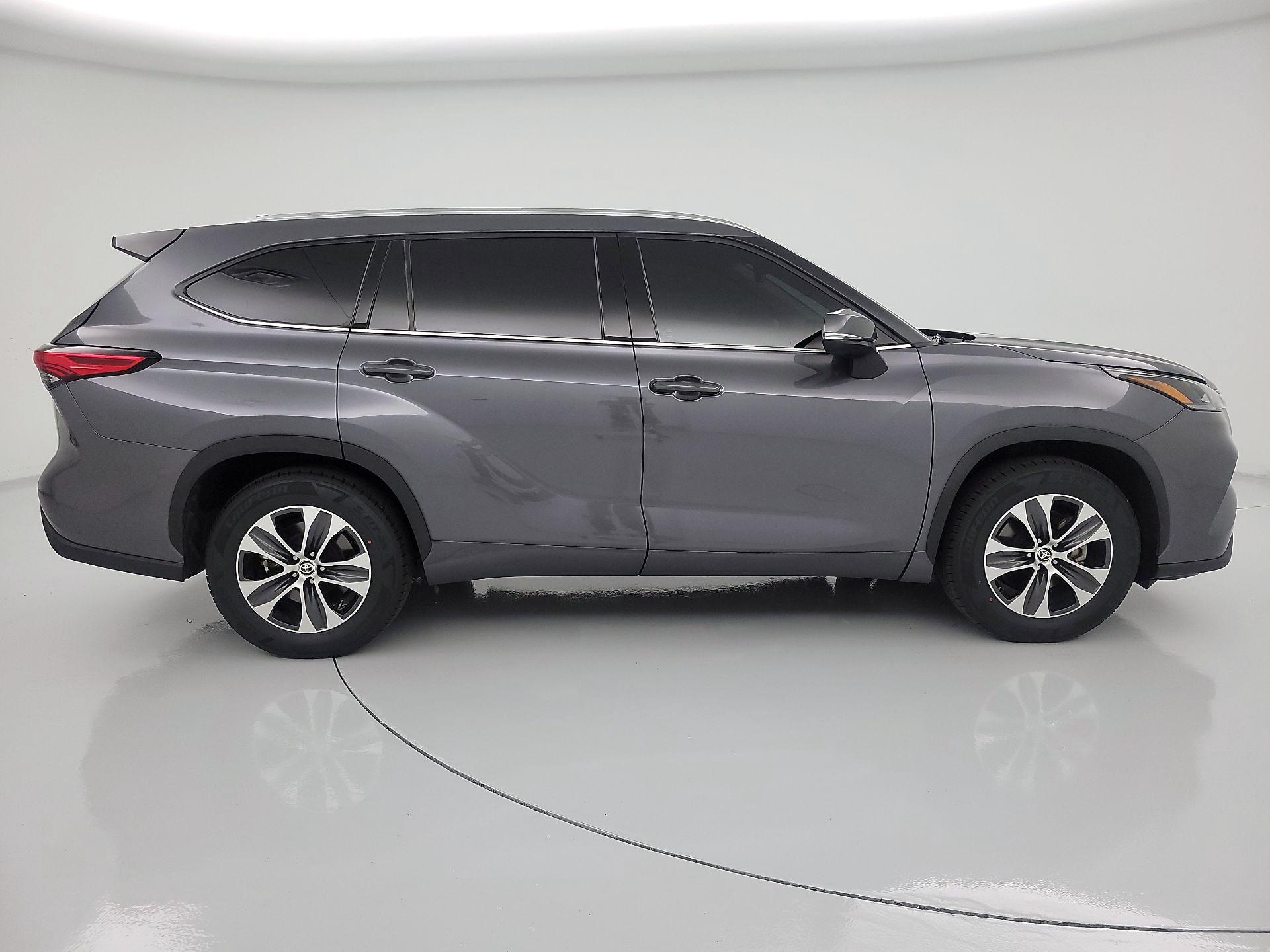 Thumbnail: 2021 Toyota Highlander - 4