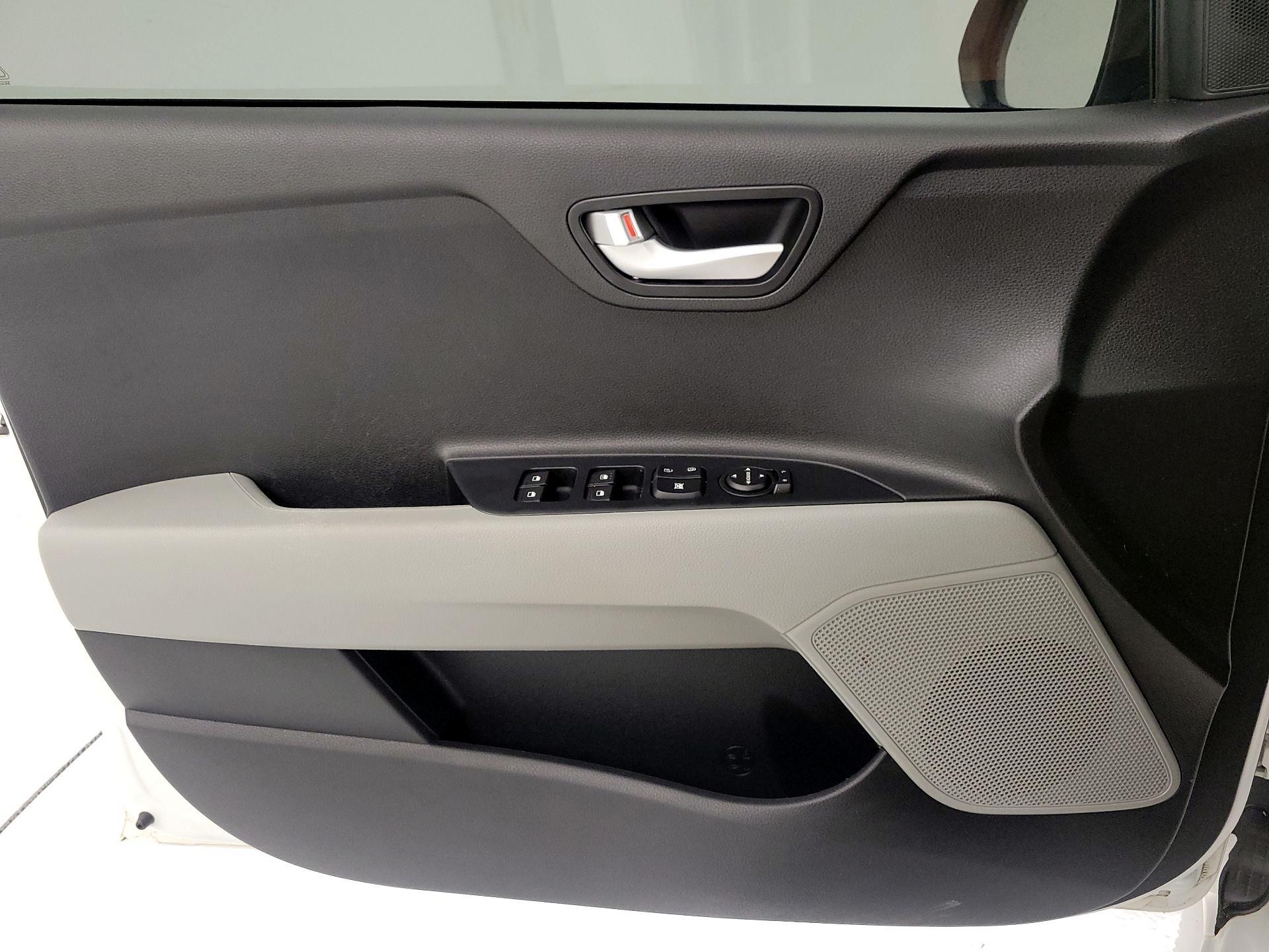 Thumbnail: 2018 Kia Rio5 - 10