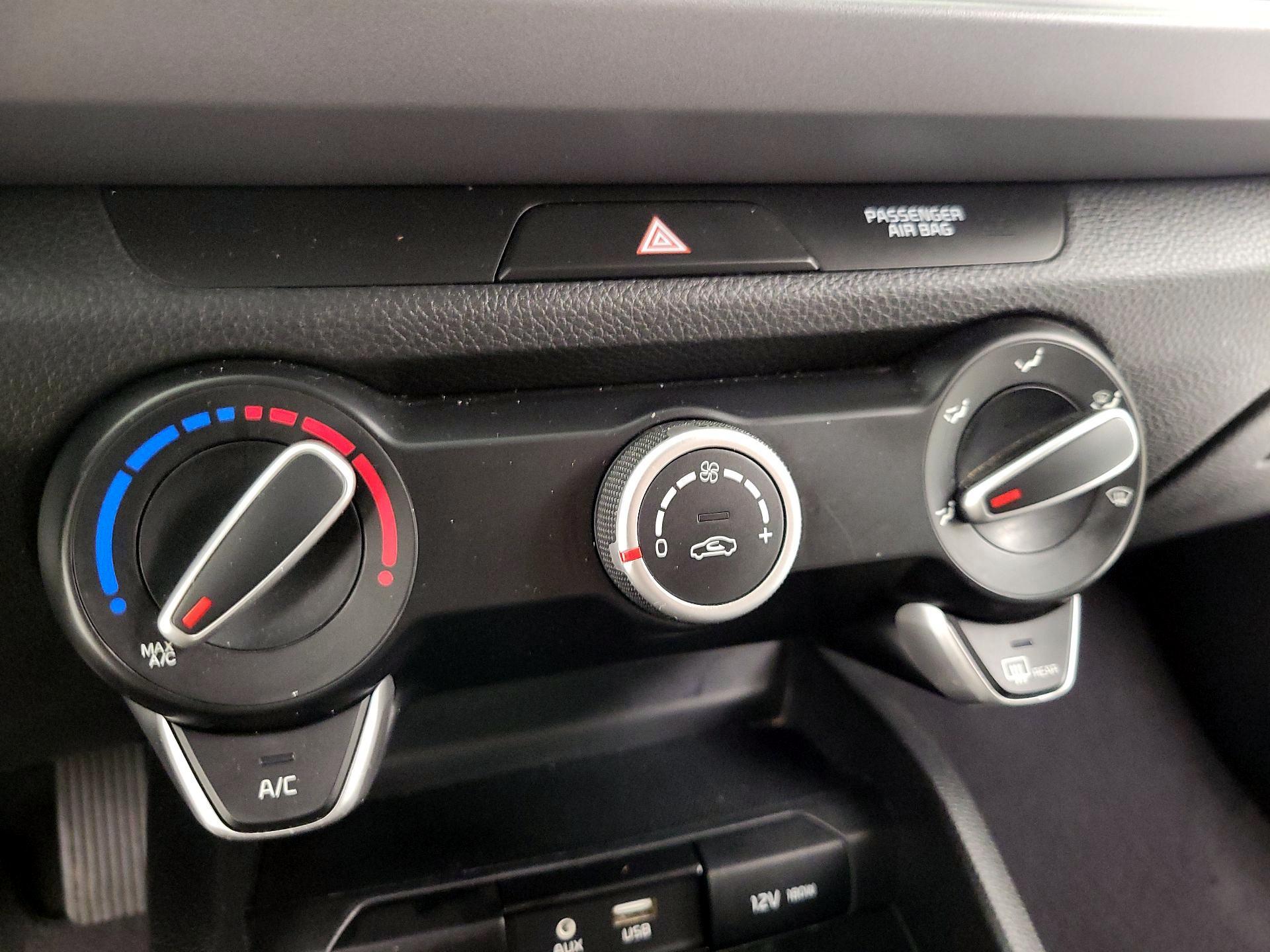 Thumbnail: 2018 Kia Rio5 - 14