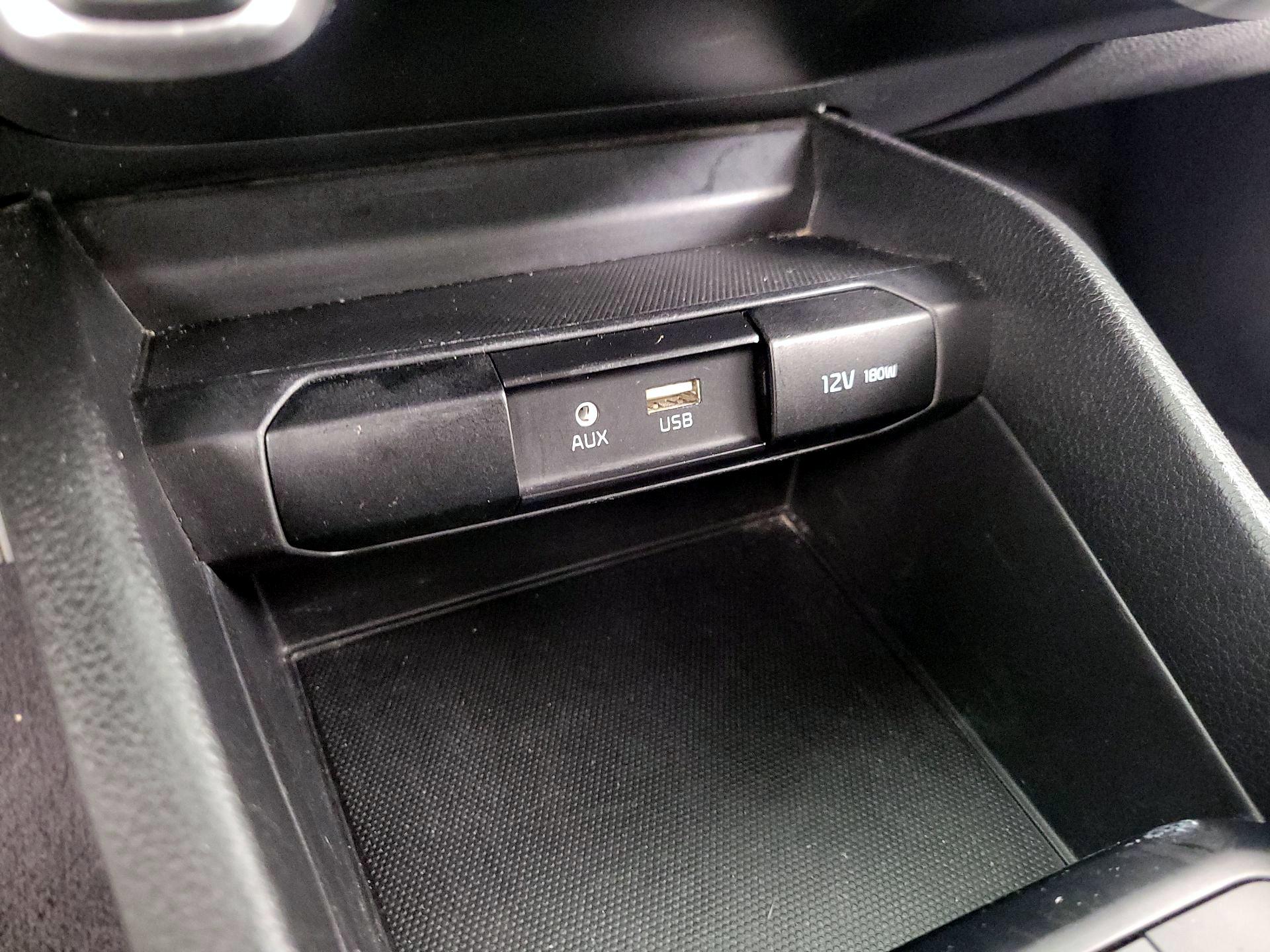 Thumbnail: 2018 Kia Rio5 - 16