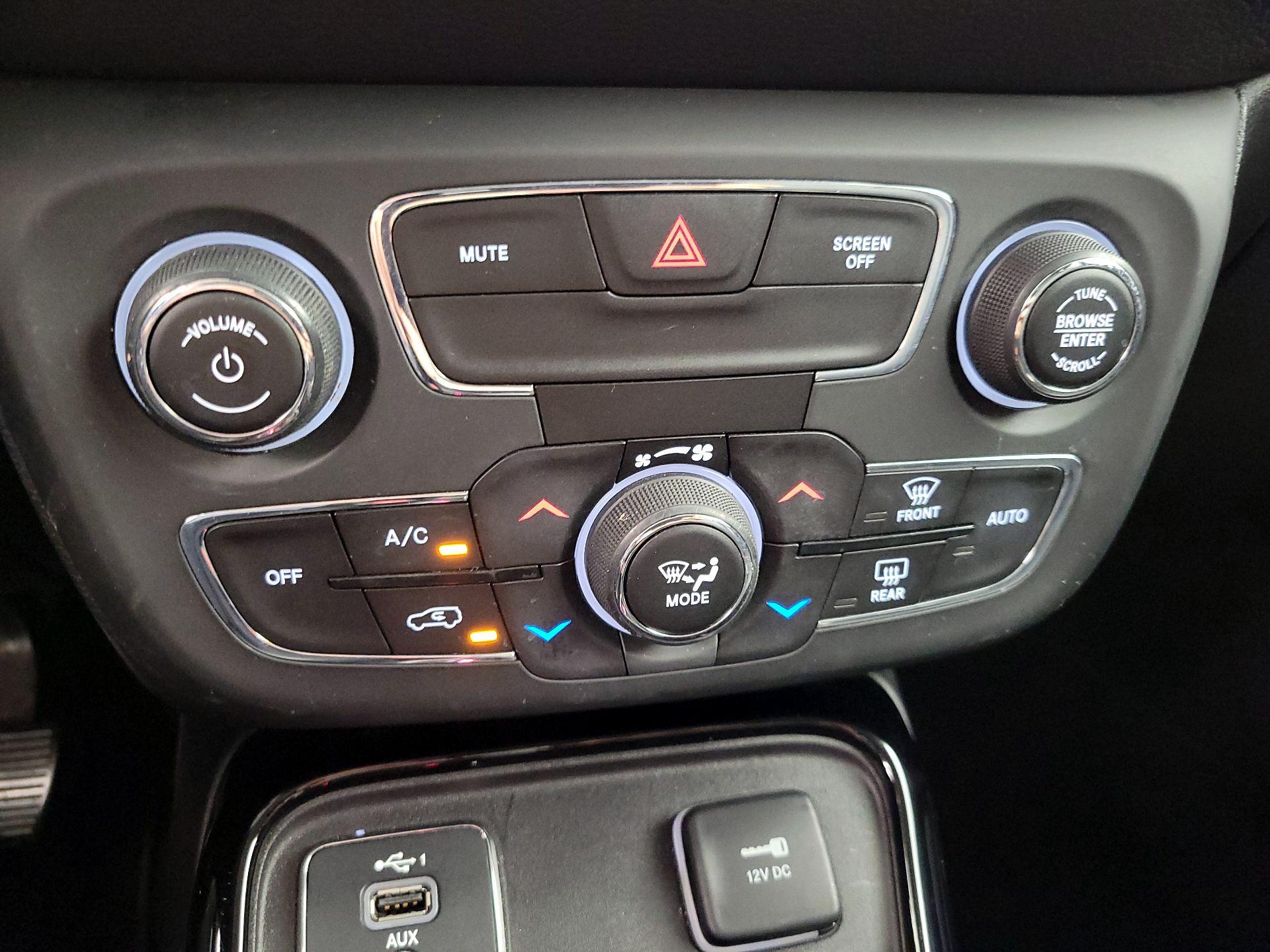 Thumbnail: 2020 Jeep Compass - 16