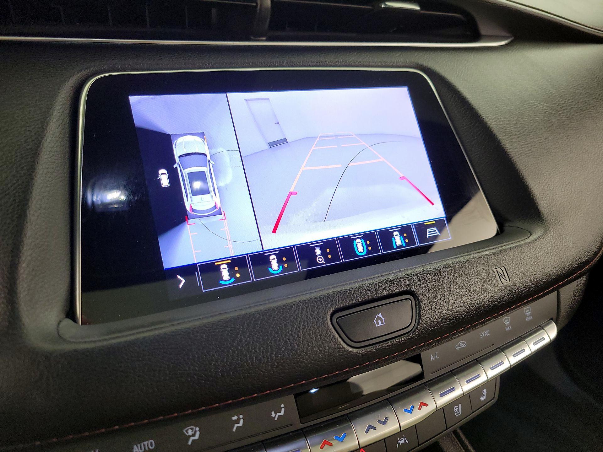 Thumbnail: 2020 Cadillac XT4 - 13