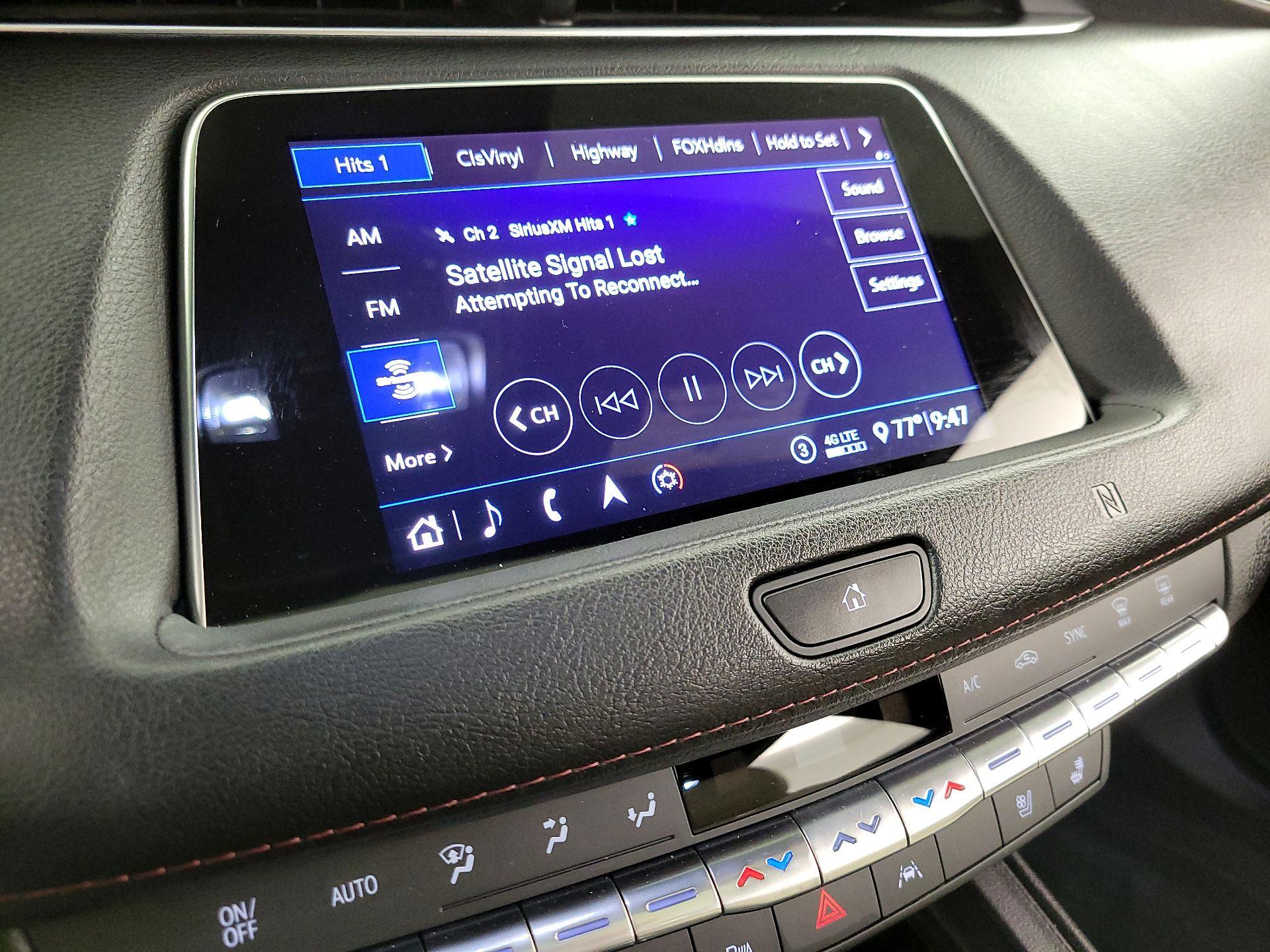 Thumbnail: 2020 Cadillac XT4 - 14