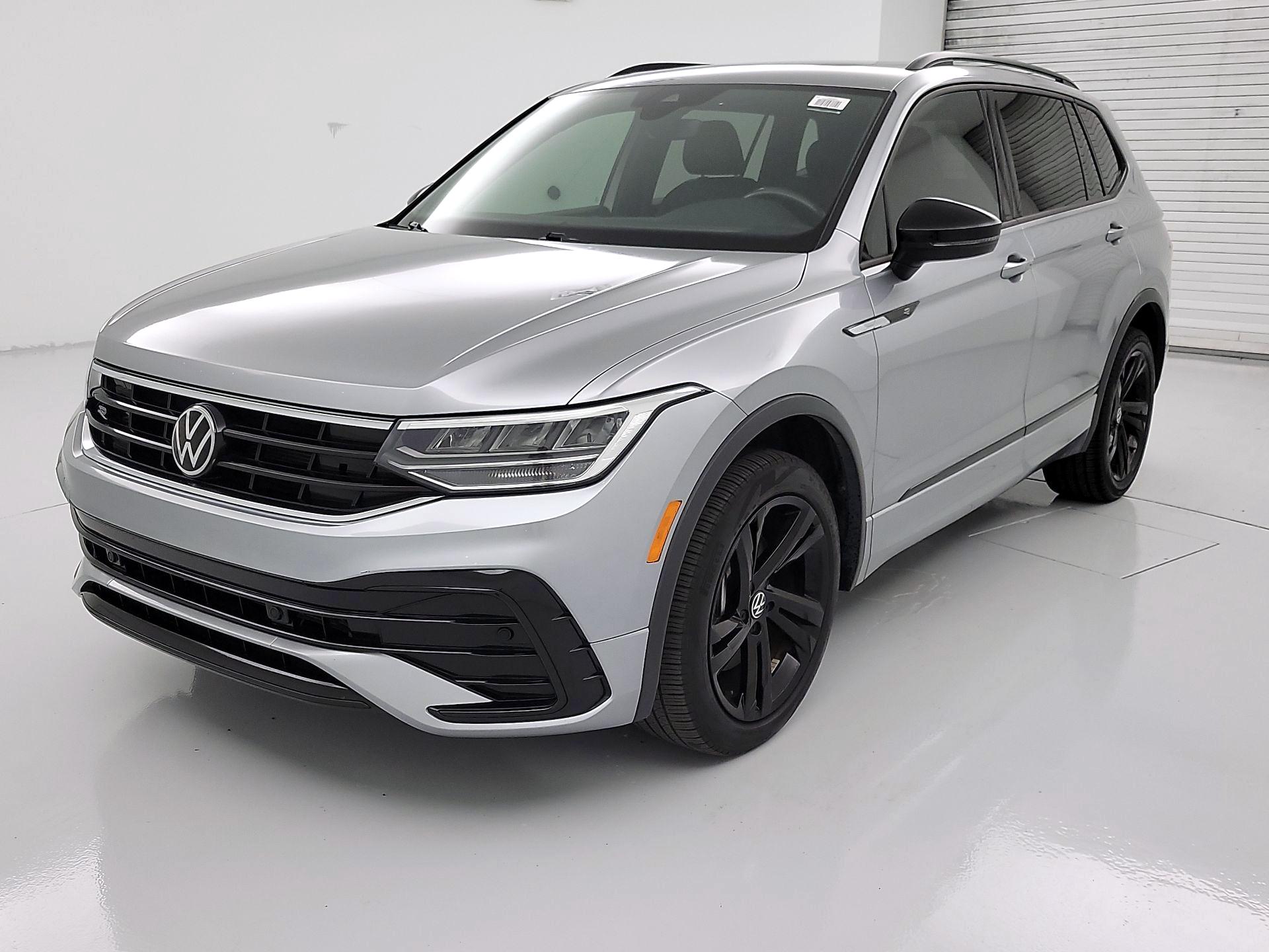 Thumbnail: 2023 Volkswagen Tiguan - 3