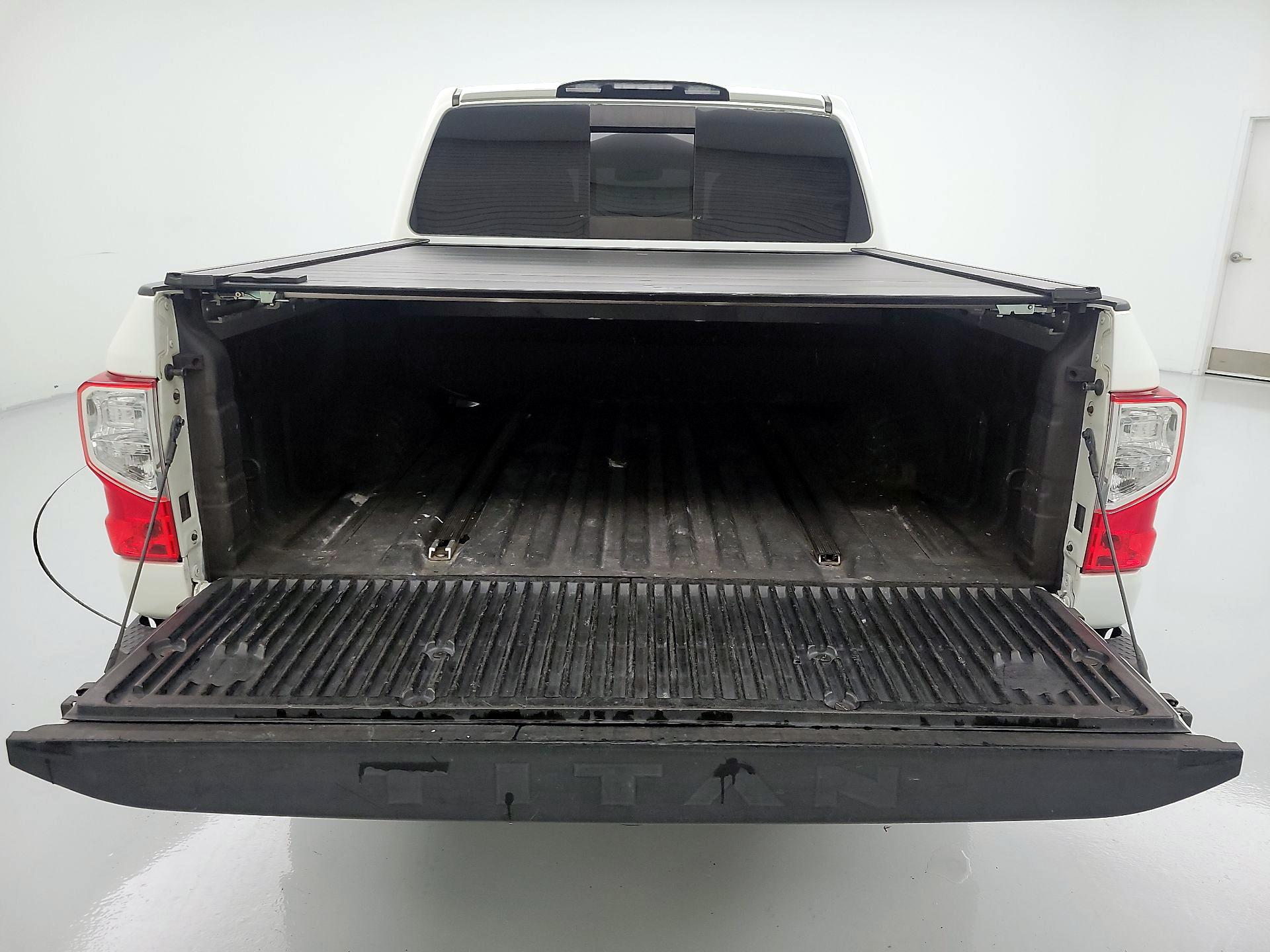 Thumbnail: 2017 Nissan Titan - 19