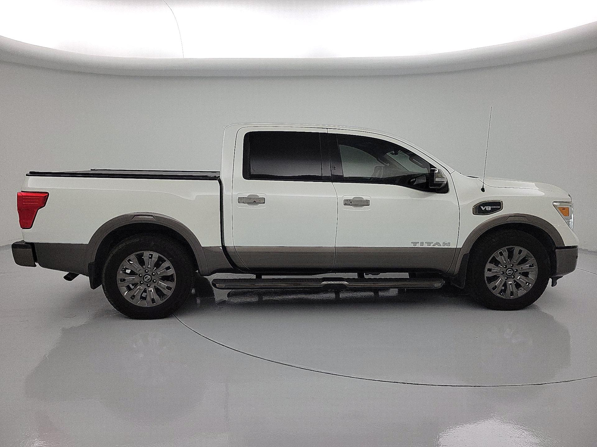 Thumbnail: 2017 Nissan Titan - 4
