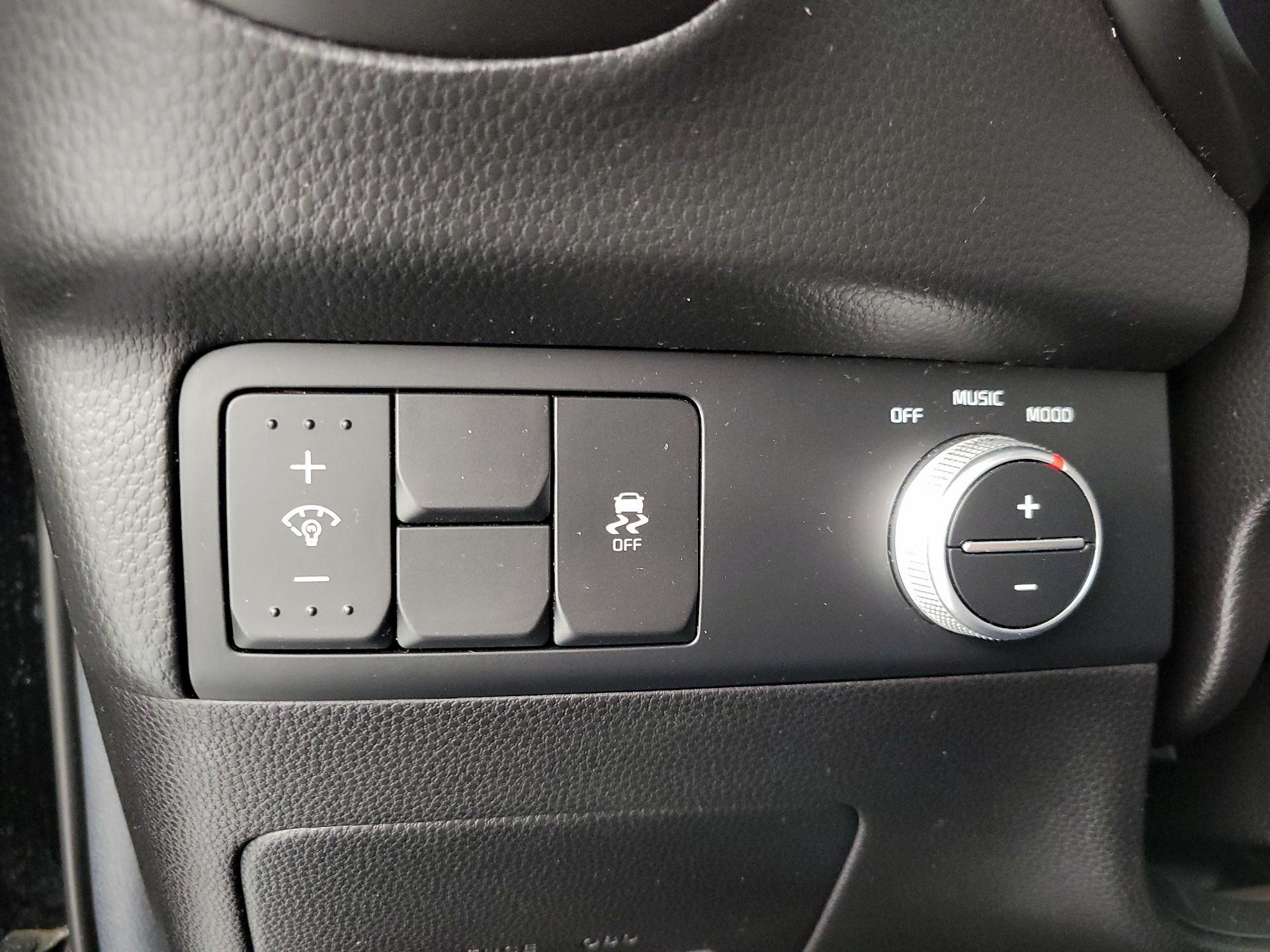 Thumbnail: 2016 Kia Soul - 13