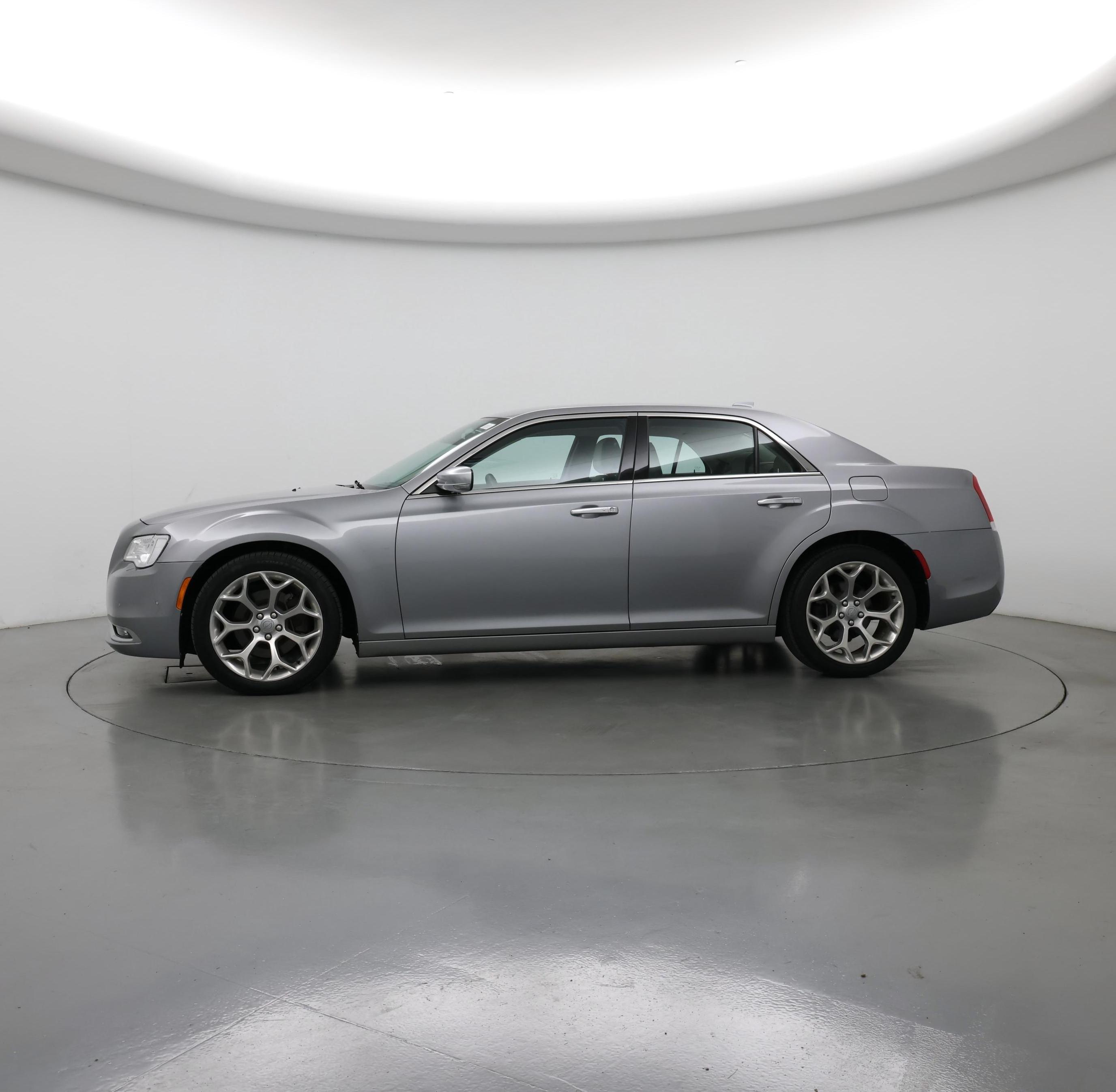 Thumbnail: 2018 Chrysler 300 - 3