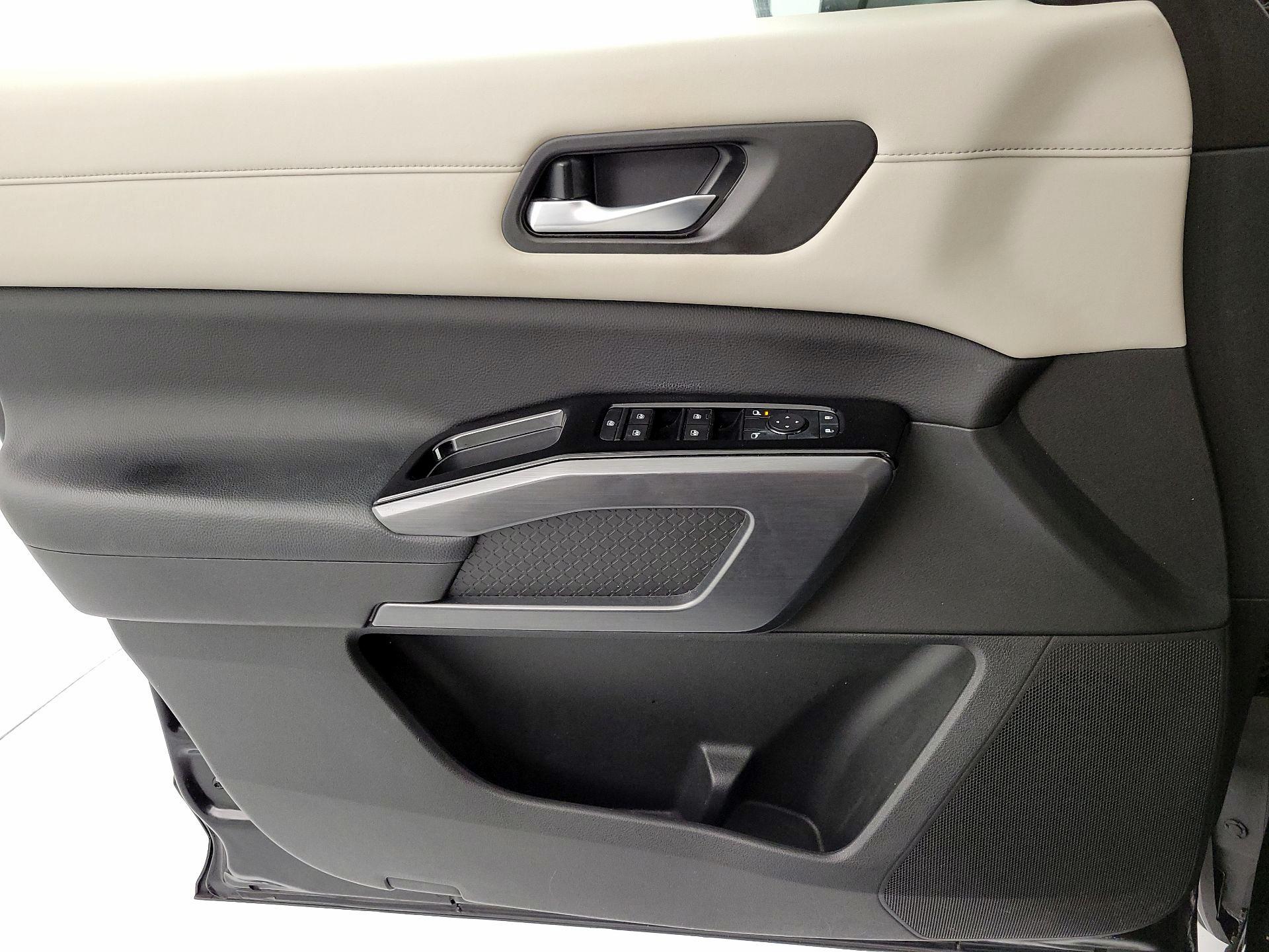 Thumbnail: 2023 Nissan Pathfinder - 10