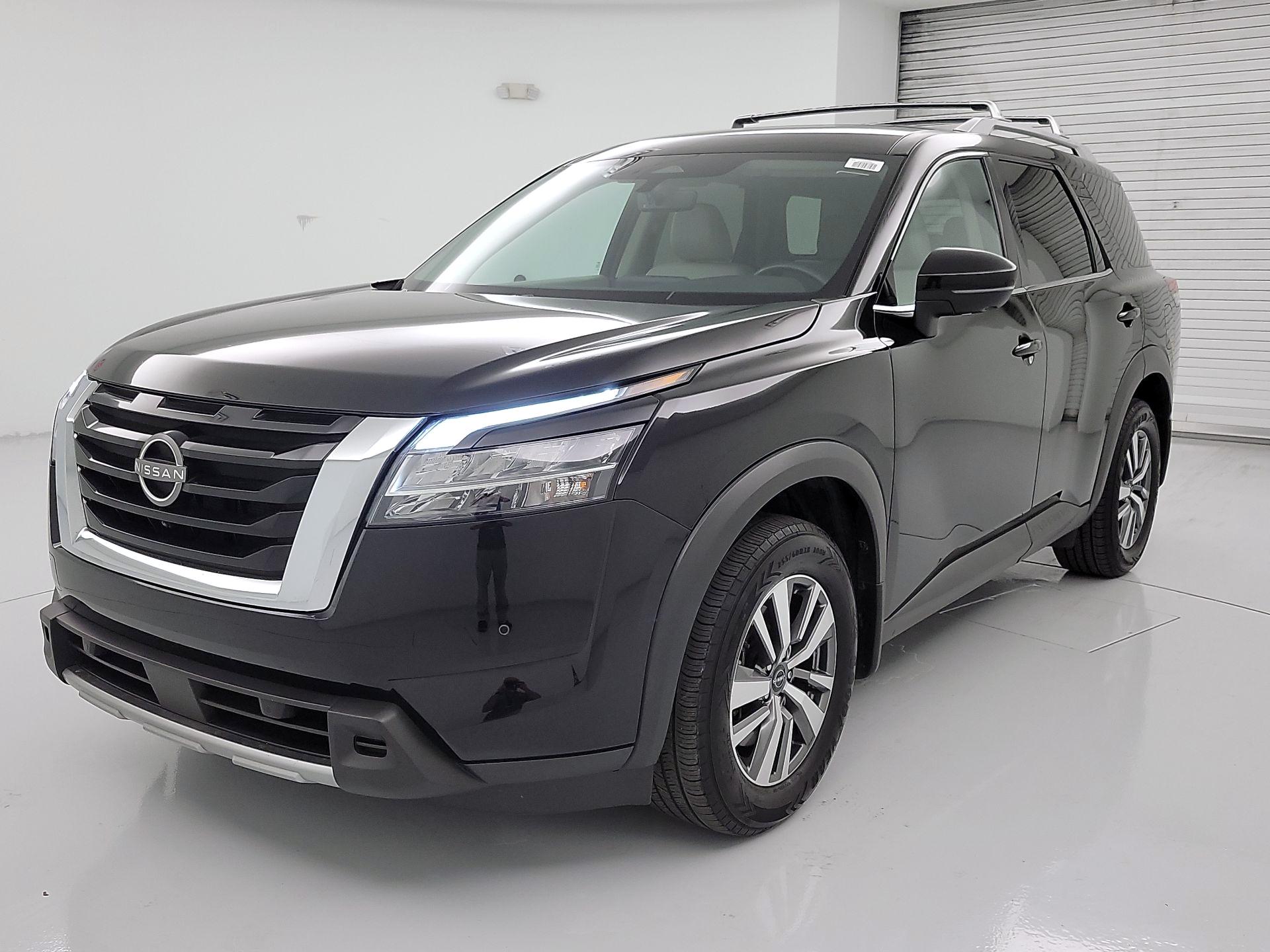 Thumbnail: 2023 Nissan Pathfinder - 3