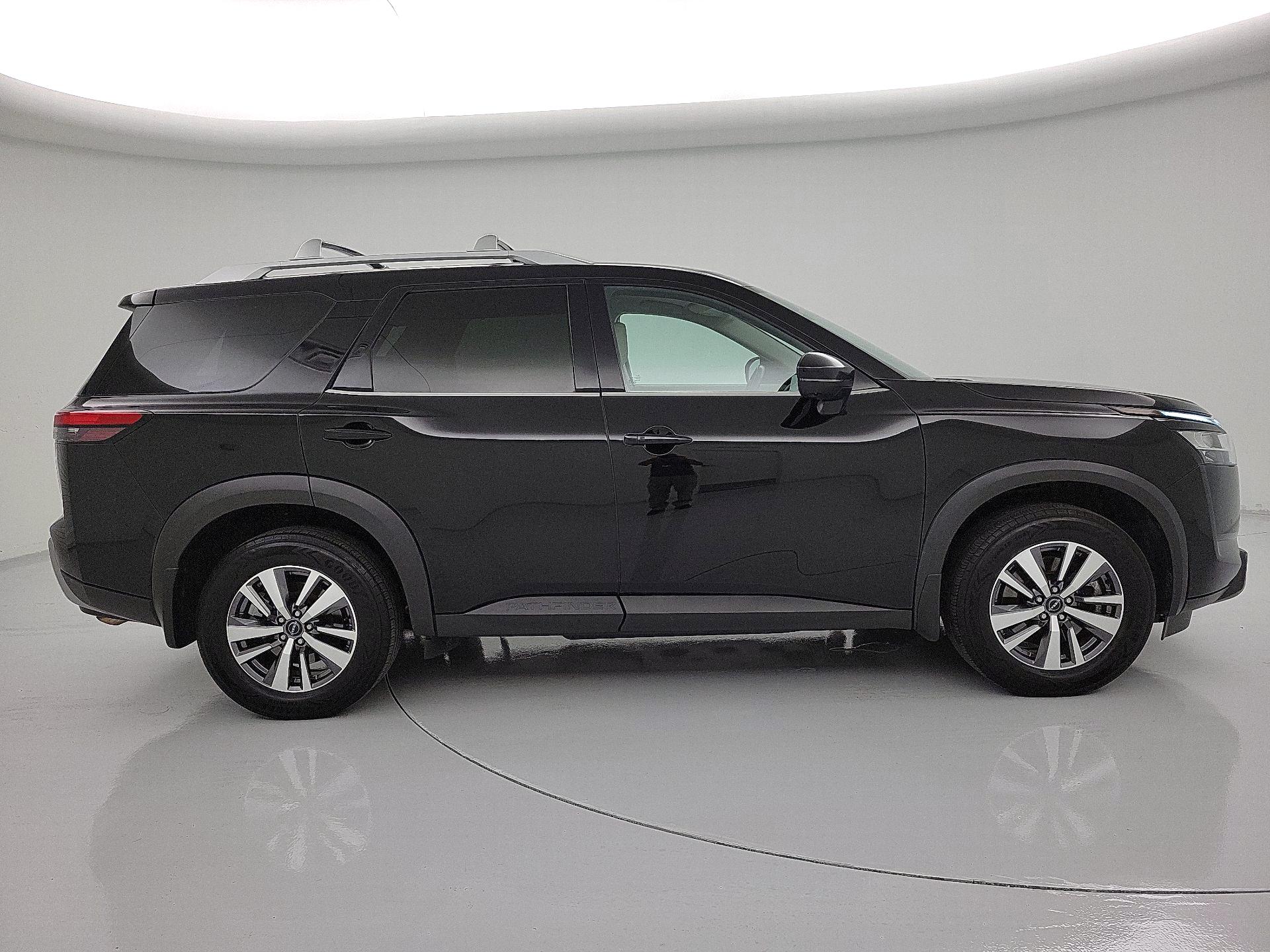 Thumbnail: 2023 Nissan Pathfinder - 4