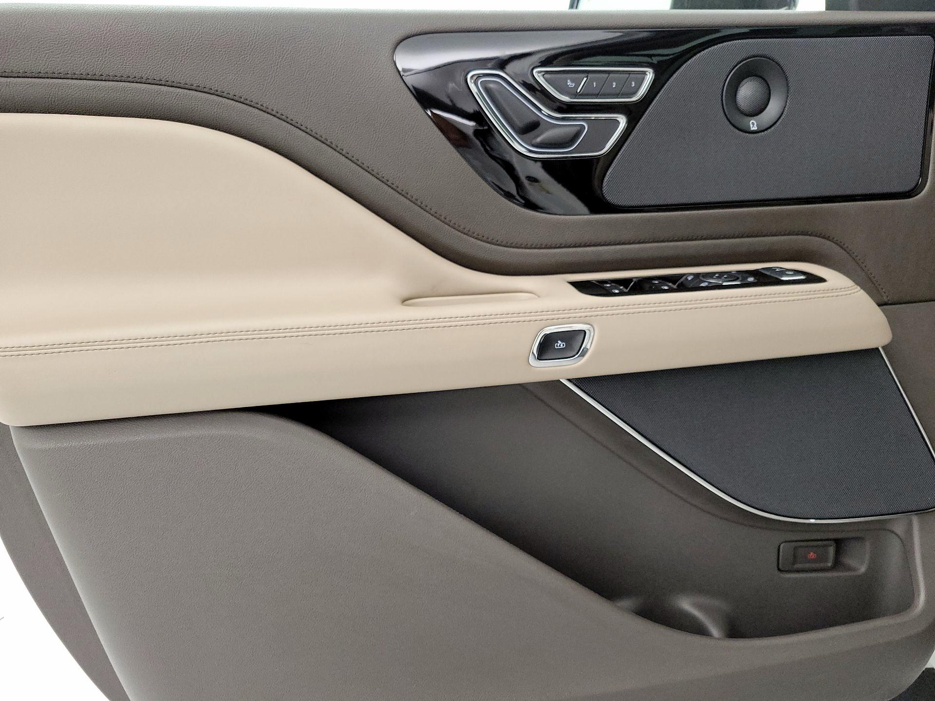 Thumbnail: 2024 Lincoln Aviator - 10