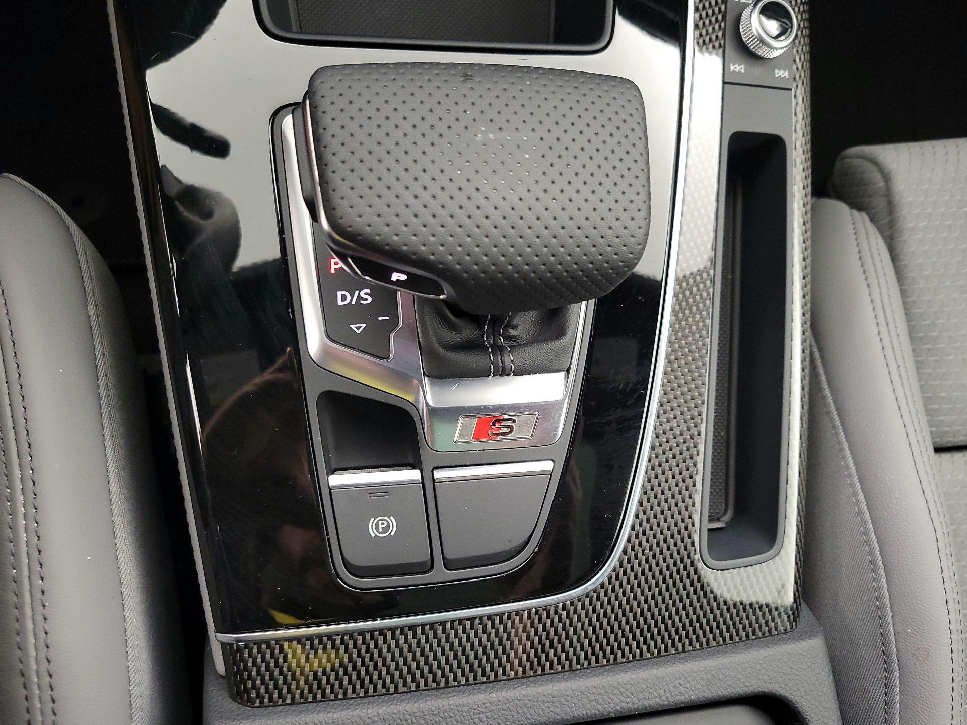 Thumbnail: 2024 Audi SQ5 - 18