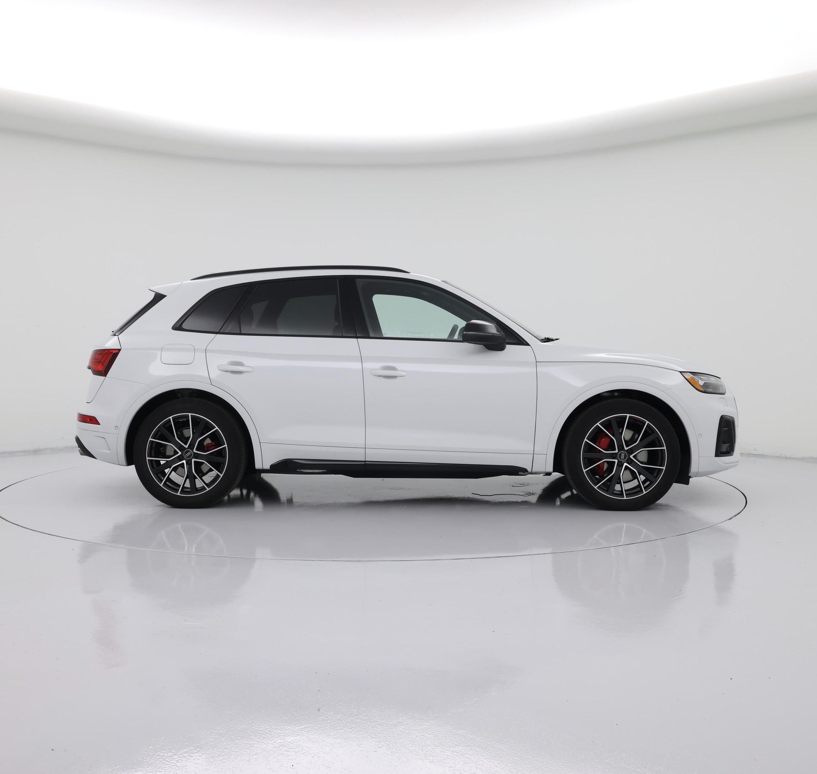 Thumbnail: 2024 Audi SQ5 - 7