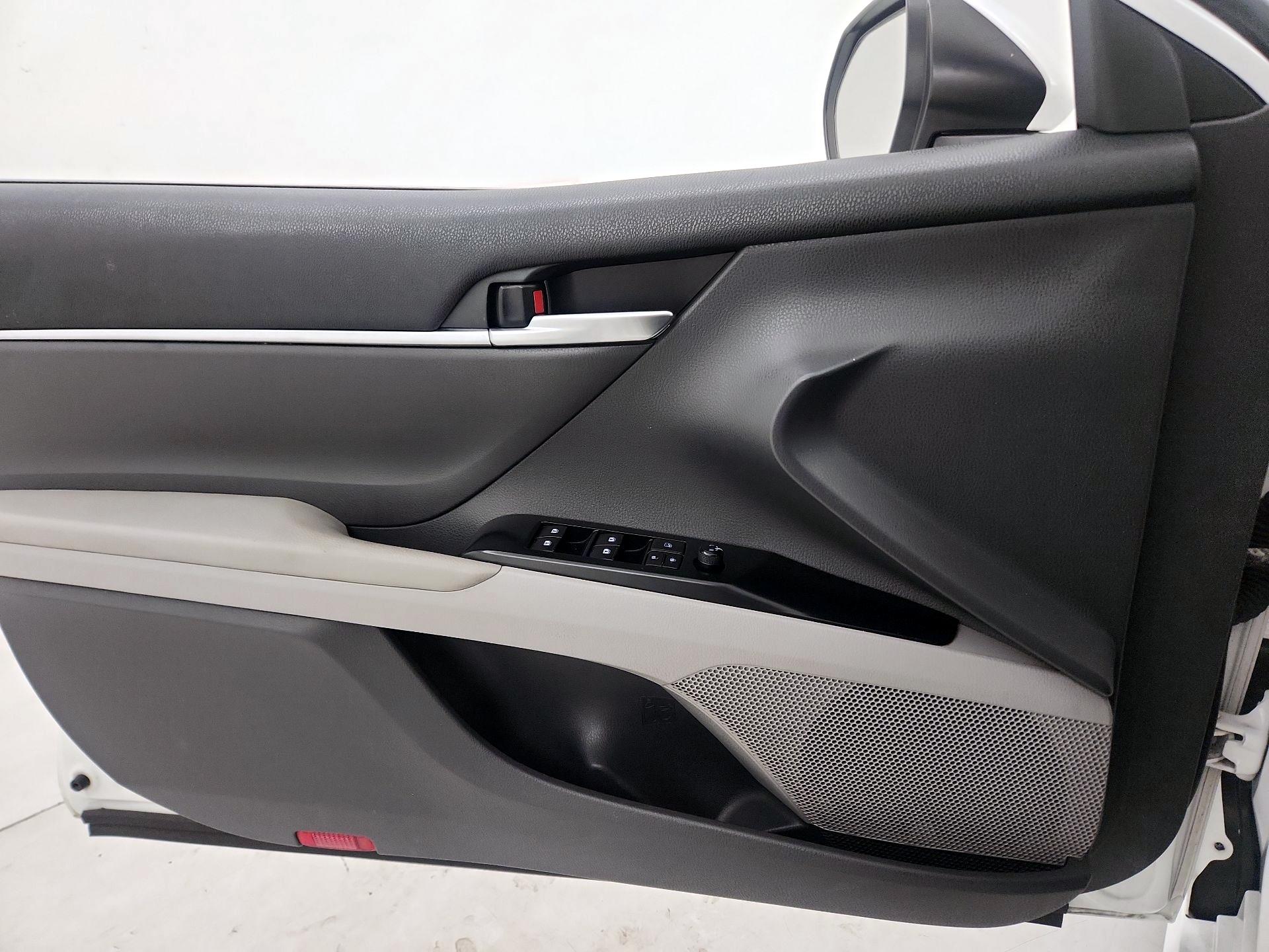 Thumbnail: 2020 Toyota Camry - 12