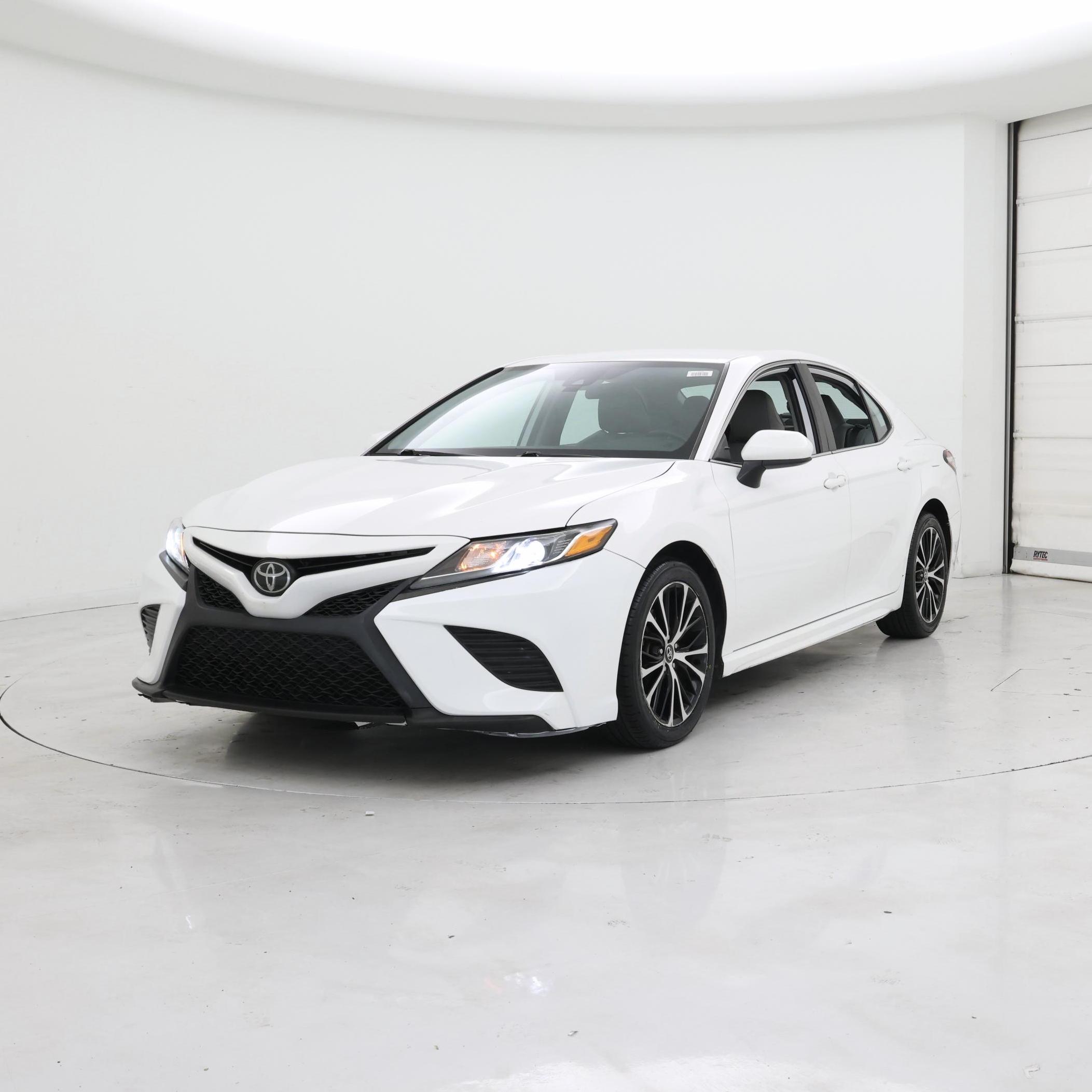 Thumbnail: 2020 Toyota Camry - 4